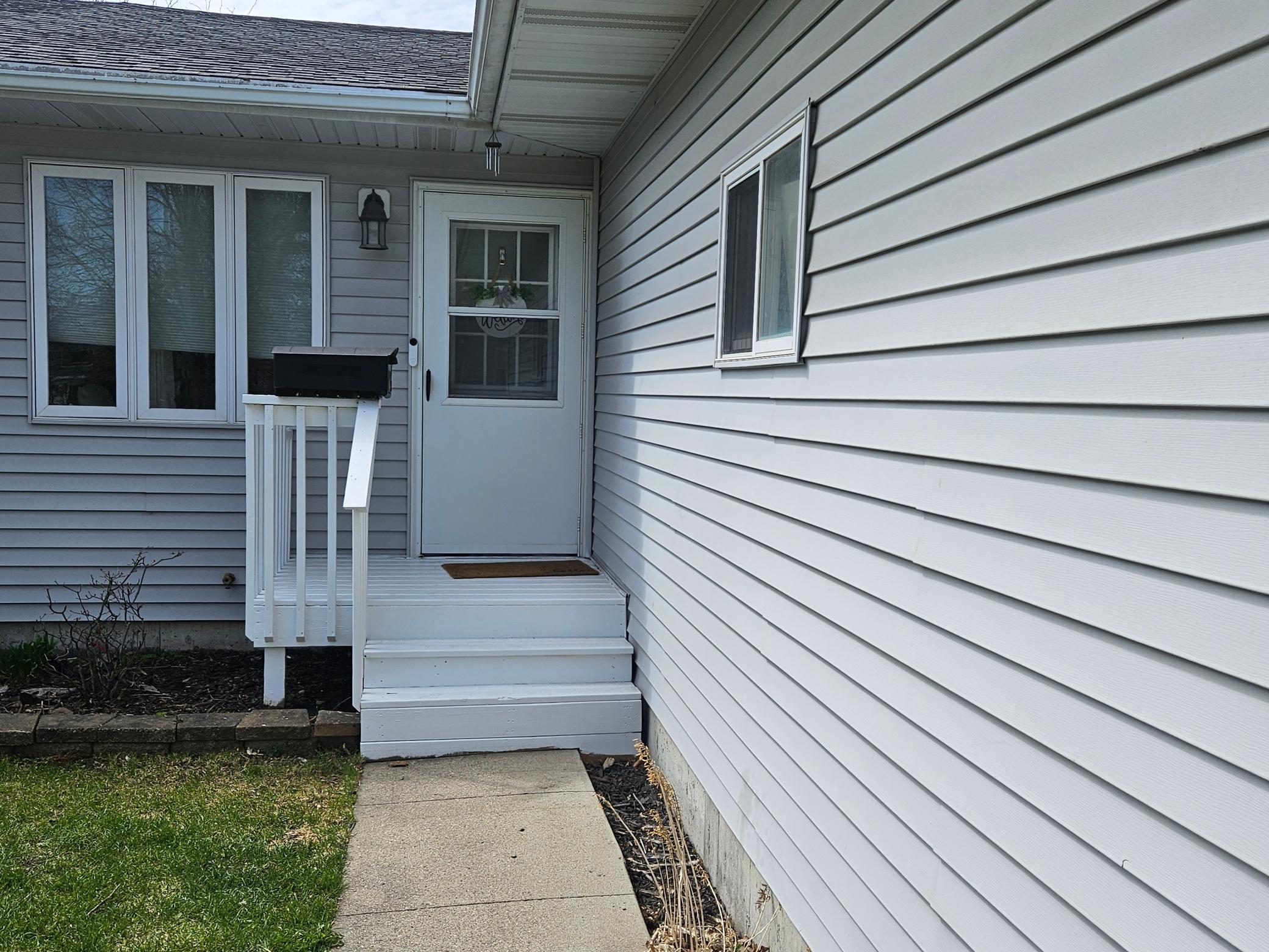 323 3rd Avenue S, Wahpeton ND 58075 - Photo 3 of 29