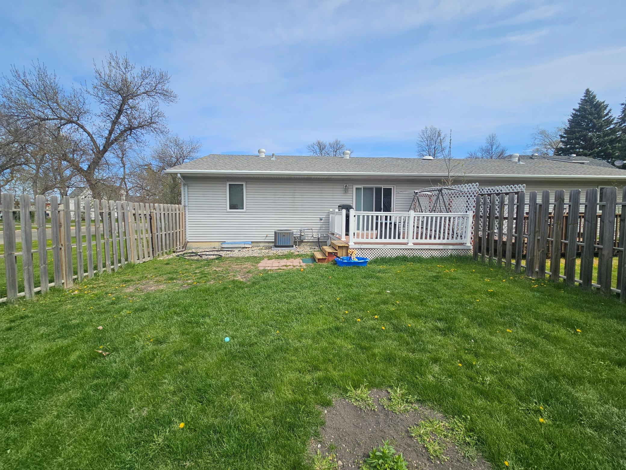 323 3rd Avenue S, Wahpeton ND 58075 - Photo 5 of 29