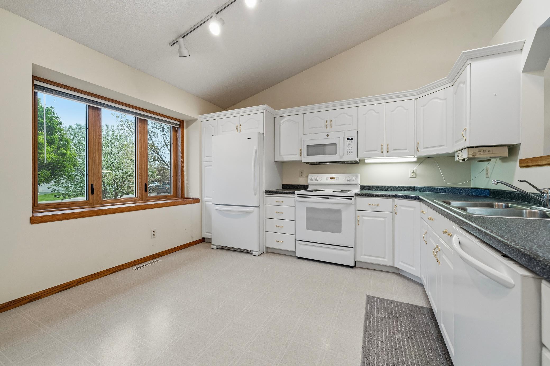 1999 home for sale at 3592 County Road 82 NW in Alexandria, MN — 4 bed, 3 bath (photo 7 of 39)