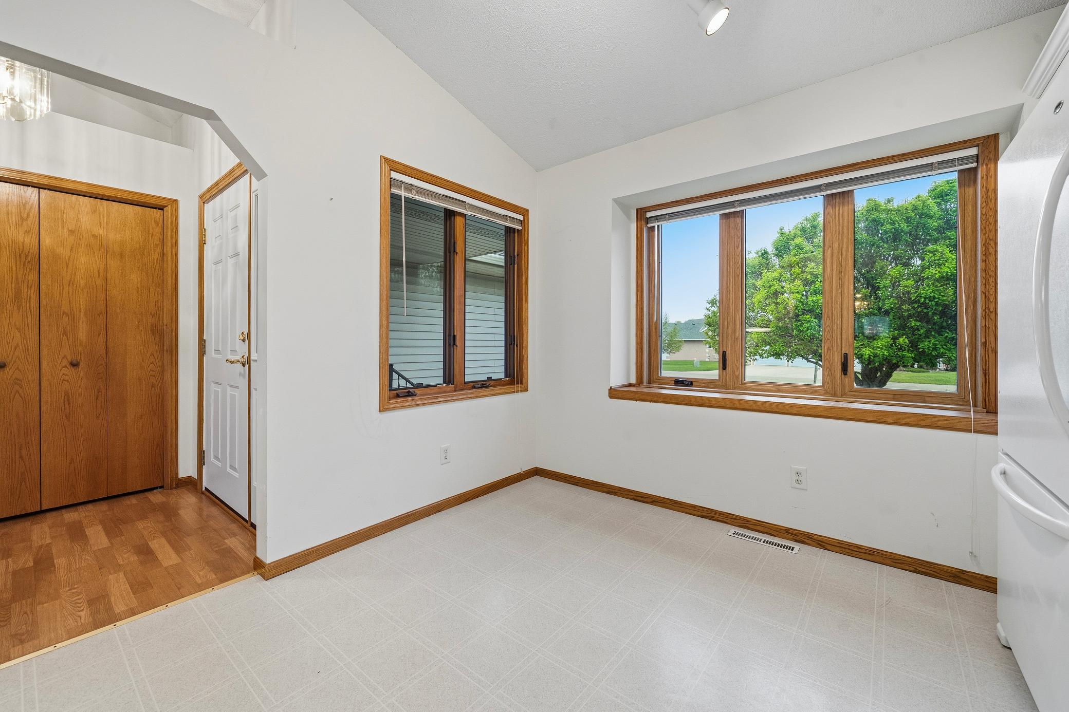 1999 home for sale at 3592 County Road 82 NW in Alexandria, MN — 4 bed, 3 bath (photo 9 of 39)