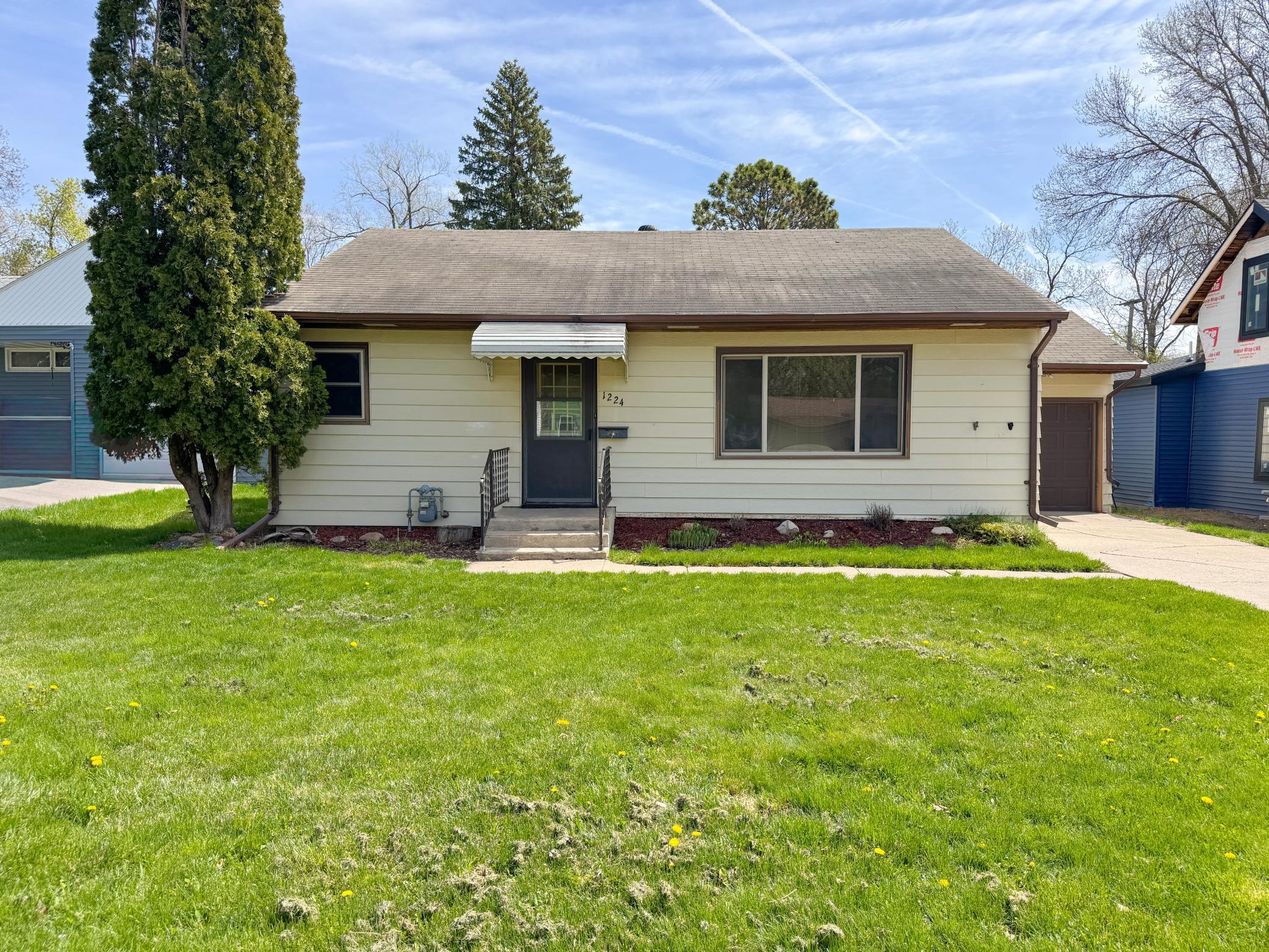 1955 single family home for sale at 1224 Lake Street in Fergus Falls, MN — 2 bed, 1 bath (photo 21 of 29)