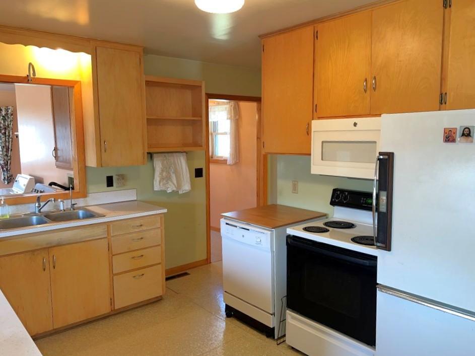 1972 single family home for sale at 505 Western Avenue N in Park Rapids, MN — 3 bed, 2 bath (photo 7 of 23)