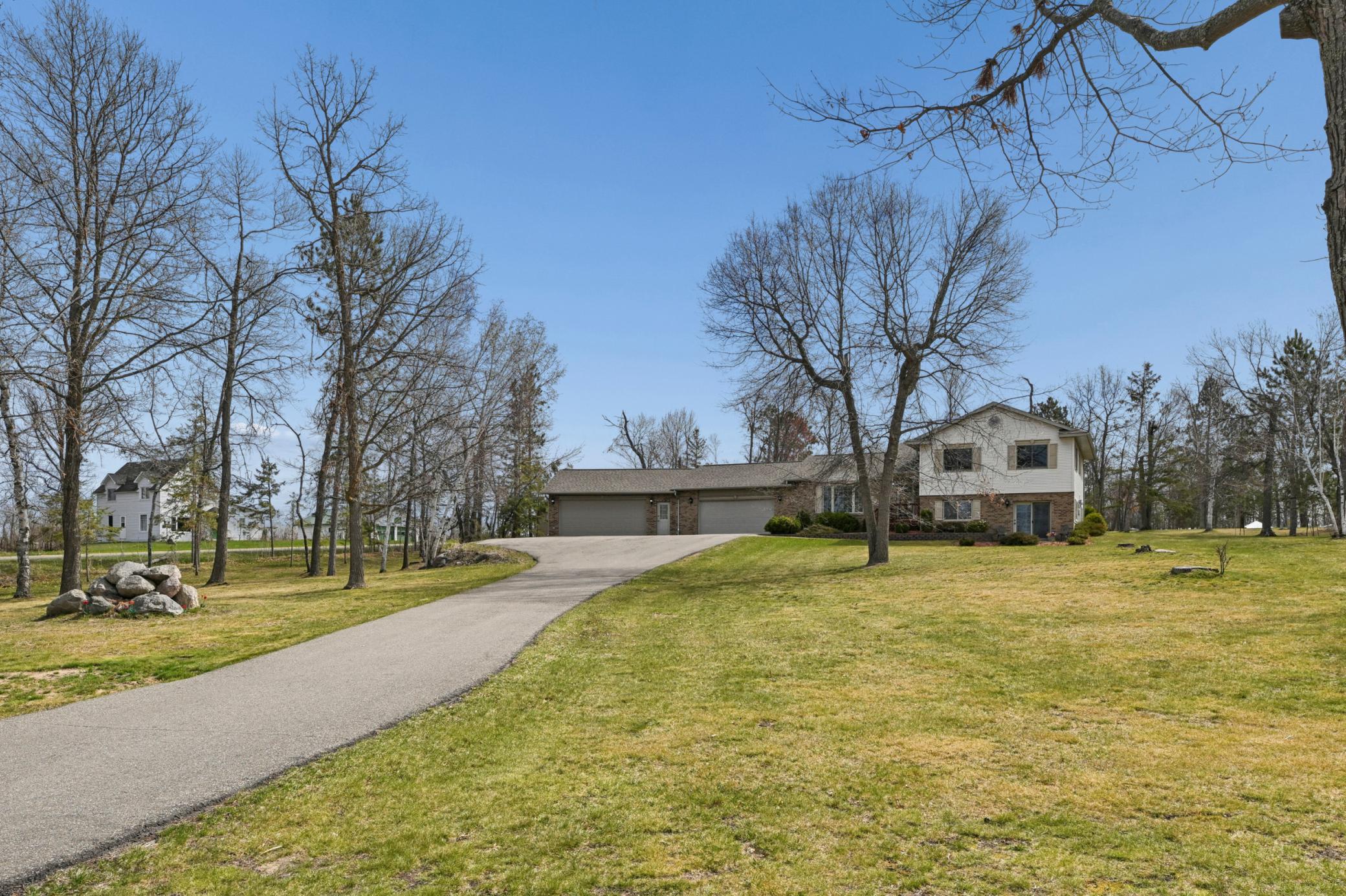 1997 single family home for sale at 2120 Grotte Avenue NE in Bemidji, MN — 4 bed, 4 bath (photo 2 of 56)