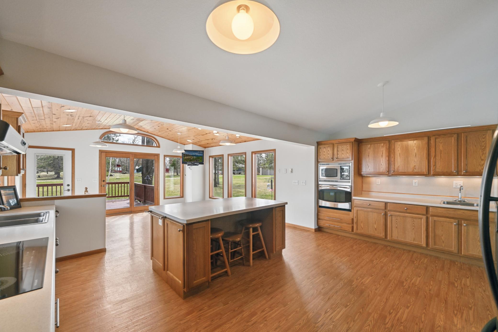 1997 single family home for sale at 2120 Grotte Avenue NE in Bemidji, MN — 4 bed, 4 bath (photo 14 of 56)
