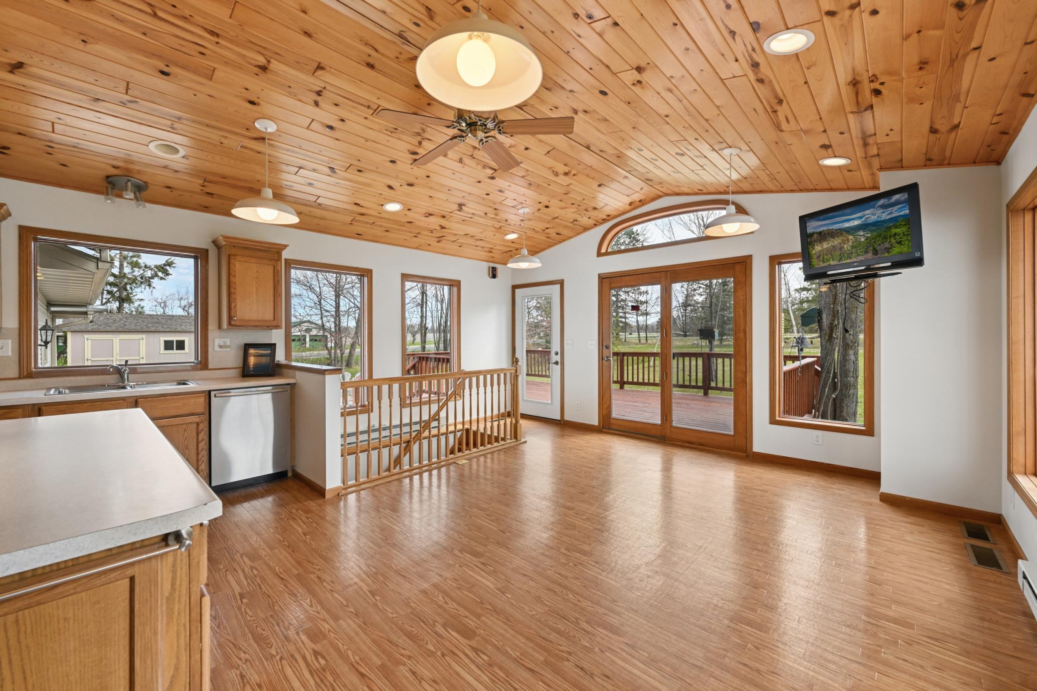 1997 single family home for sale at 2120 Grotte Avenue NE in Bemidji, MN — 4 bed, 4 bath (photo 15 of 56)