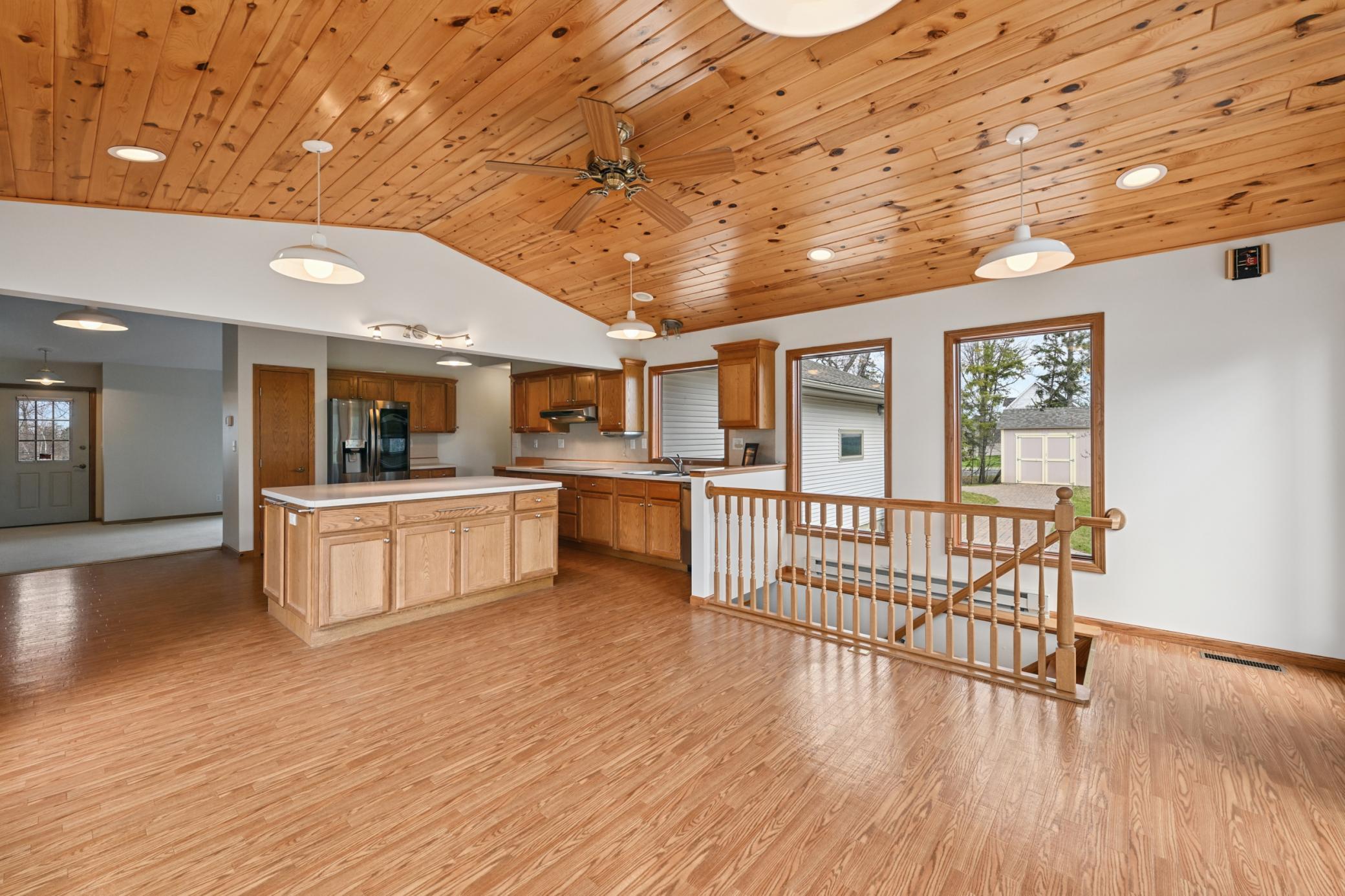 1997 single family home for sale at 2120 Grotte Avenue NE in Bemidji, MN — 4 bed, 4 bath (photo 16 of 56)