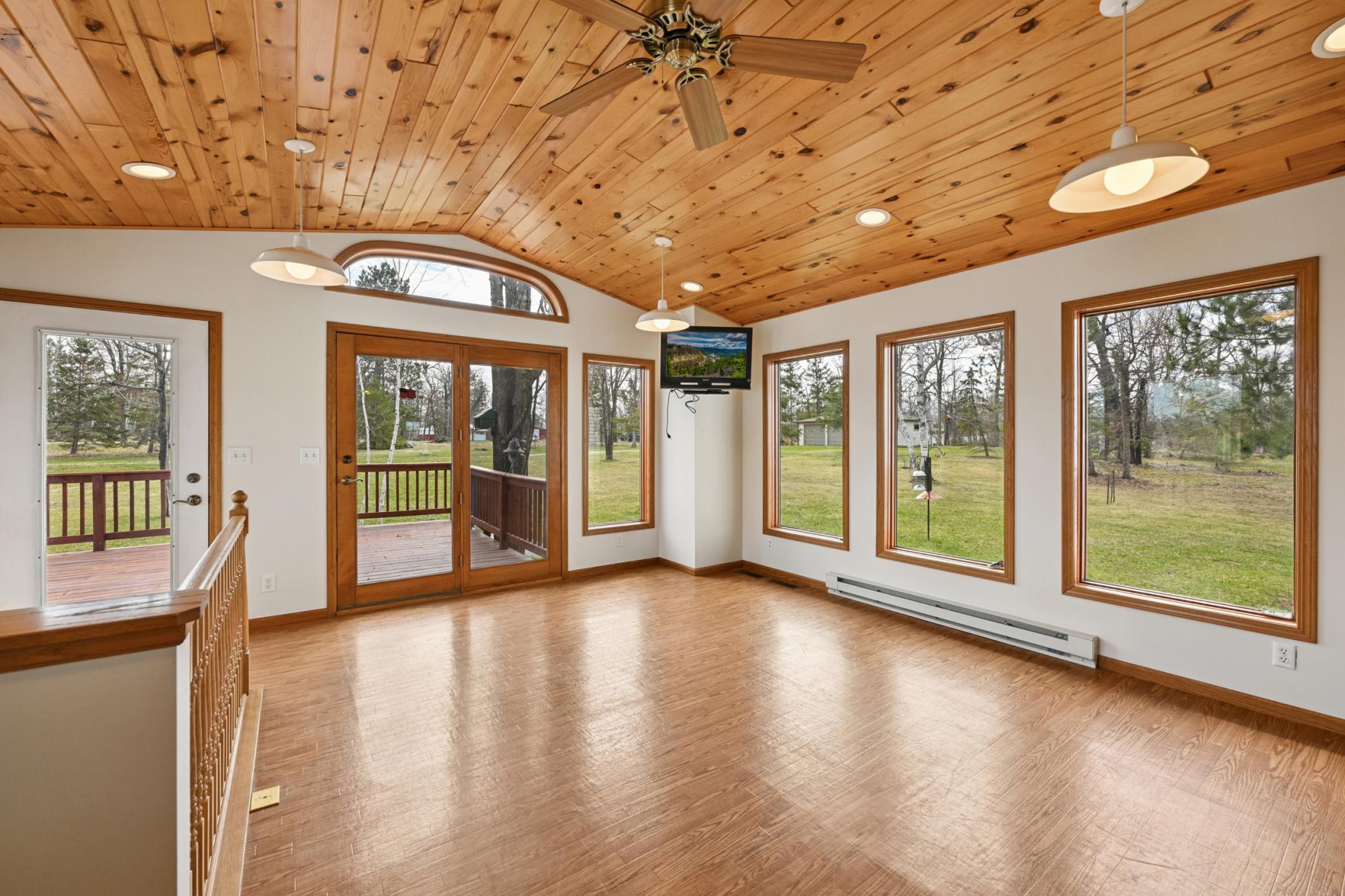 1997 single family home for sale at 2120 Grotte Avenue NE in Bemidji, MN — 4 bed, 4 bath (photo 17 of 56)