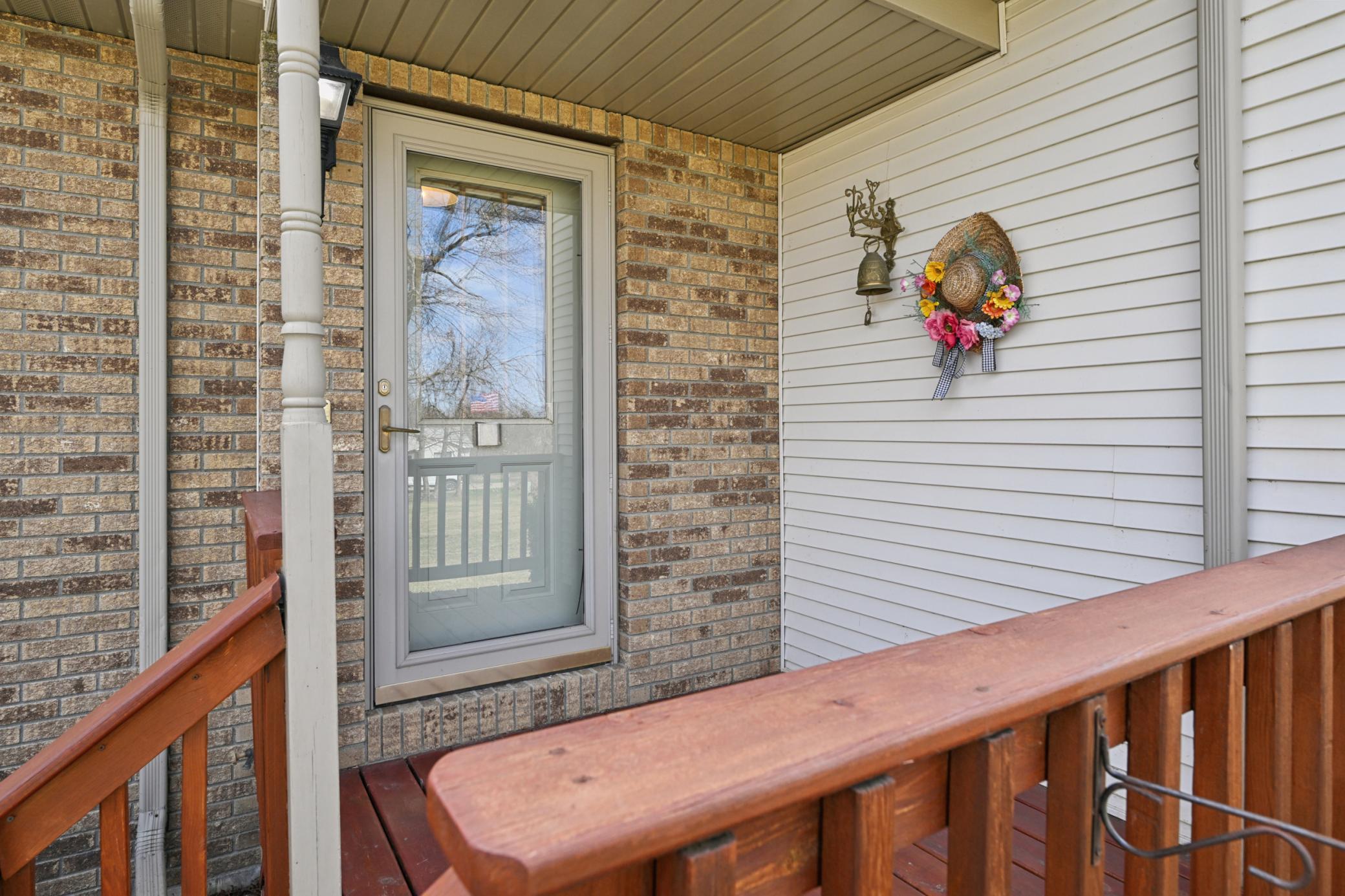 1997 single family home for sale at 2120 Grotte Avenue NE in Bemidji, MN — 4 bed, 4 bath (photo 4 of 56)