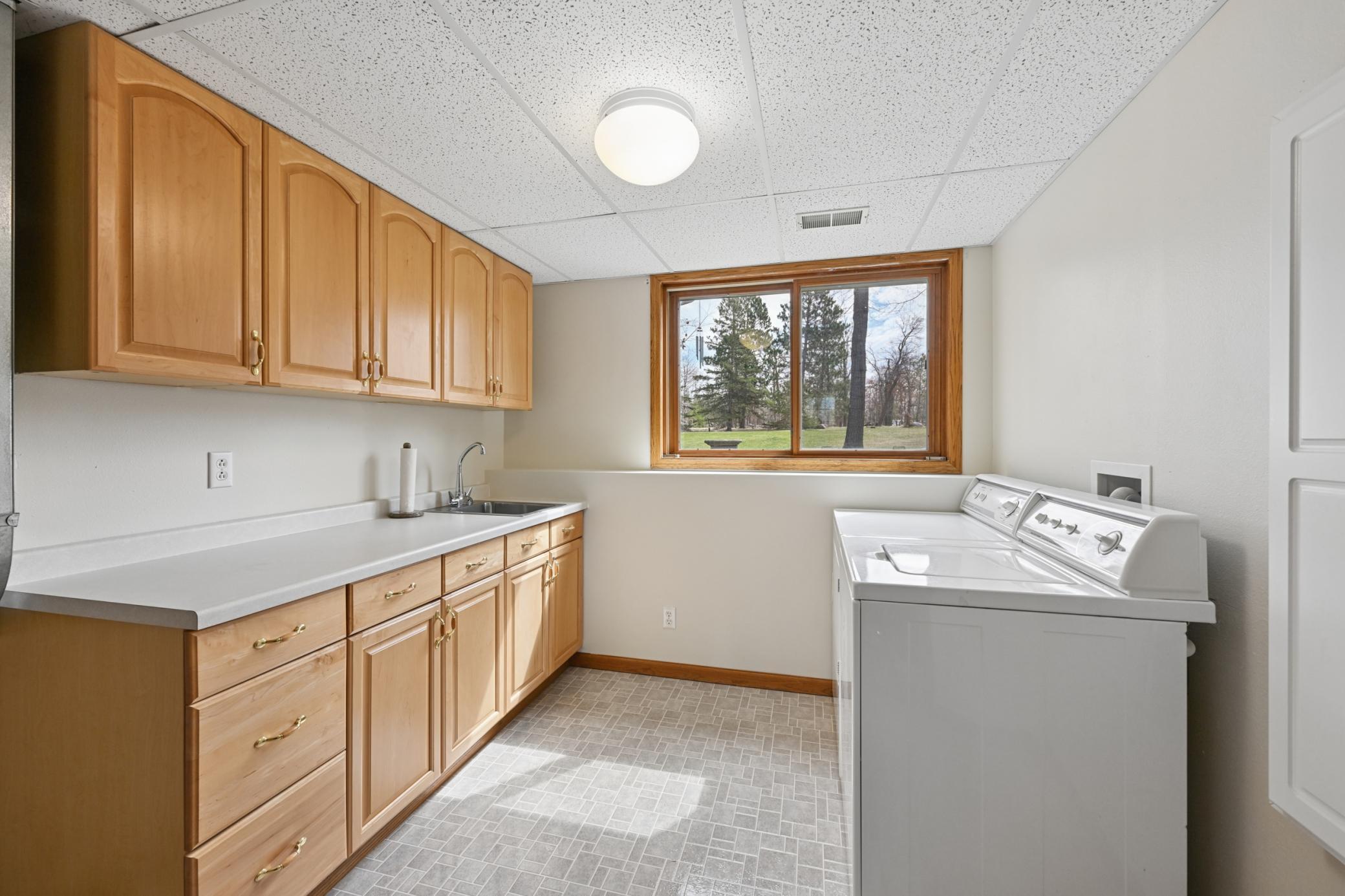 1997 single family home for sale at 2120 Grotte Avenue NE in Bemidji, MN — 4 bed, 4 bath (photo 32 of 56)