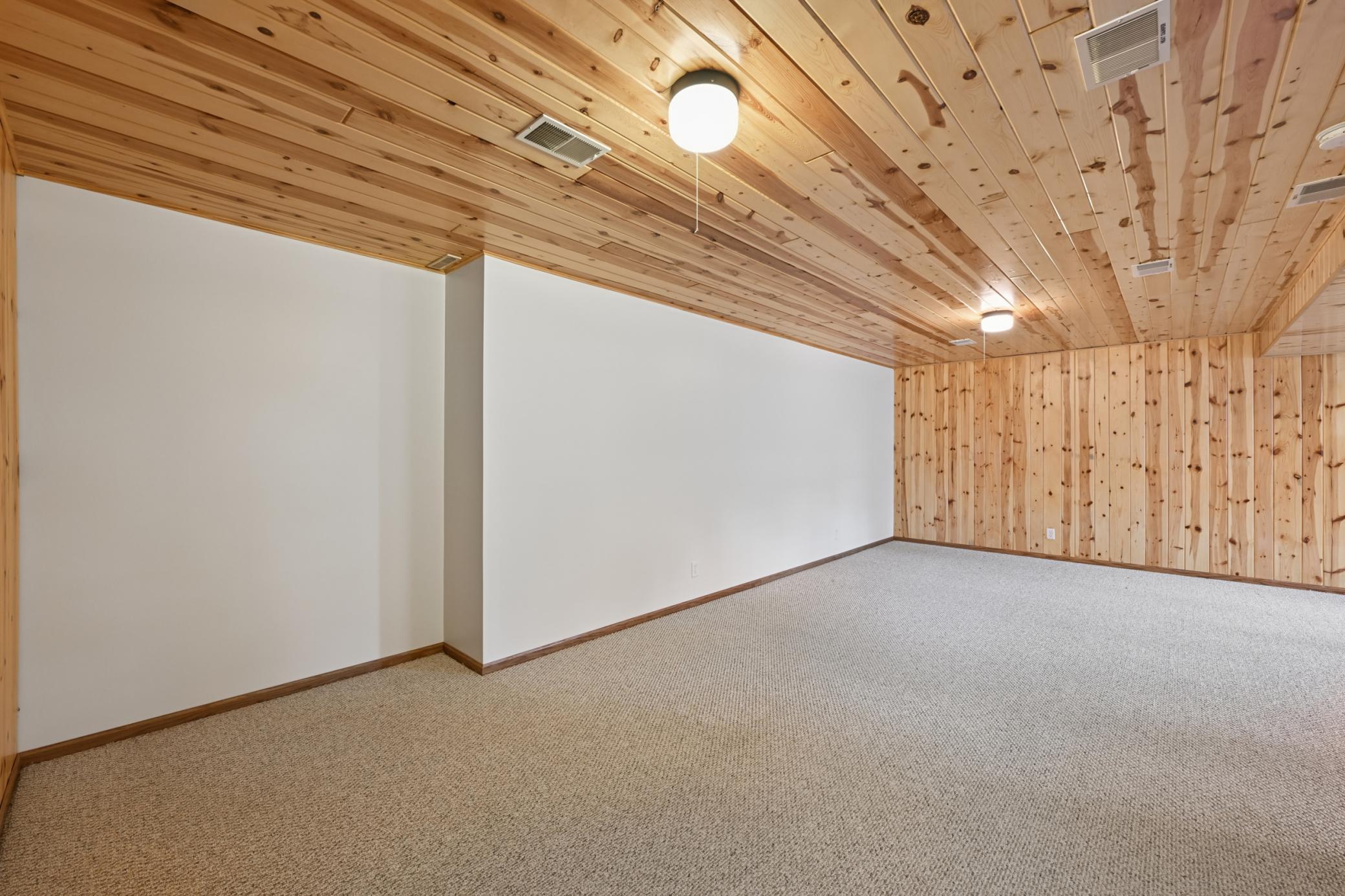 1997 single family home for sale at 2120 Grotte Avenue NE in Bemidji, MN — 4 bed, 4 bath (photo 36 of 56)
