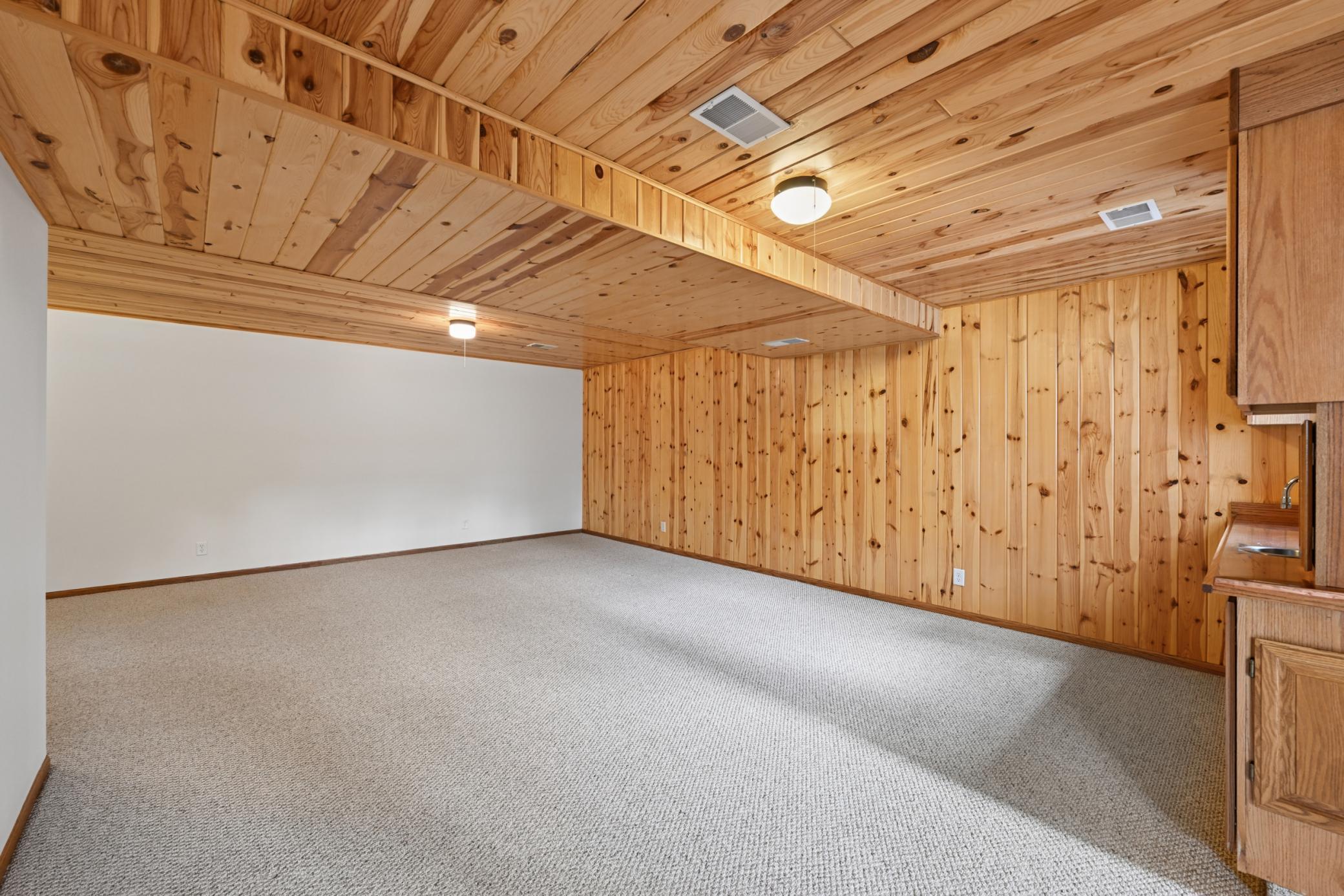 1997 single family home for sale at 2120 Grotte Avenue NE in Bemidji, MN — 4 bed, 4 bath (photo 40 of 56)