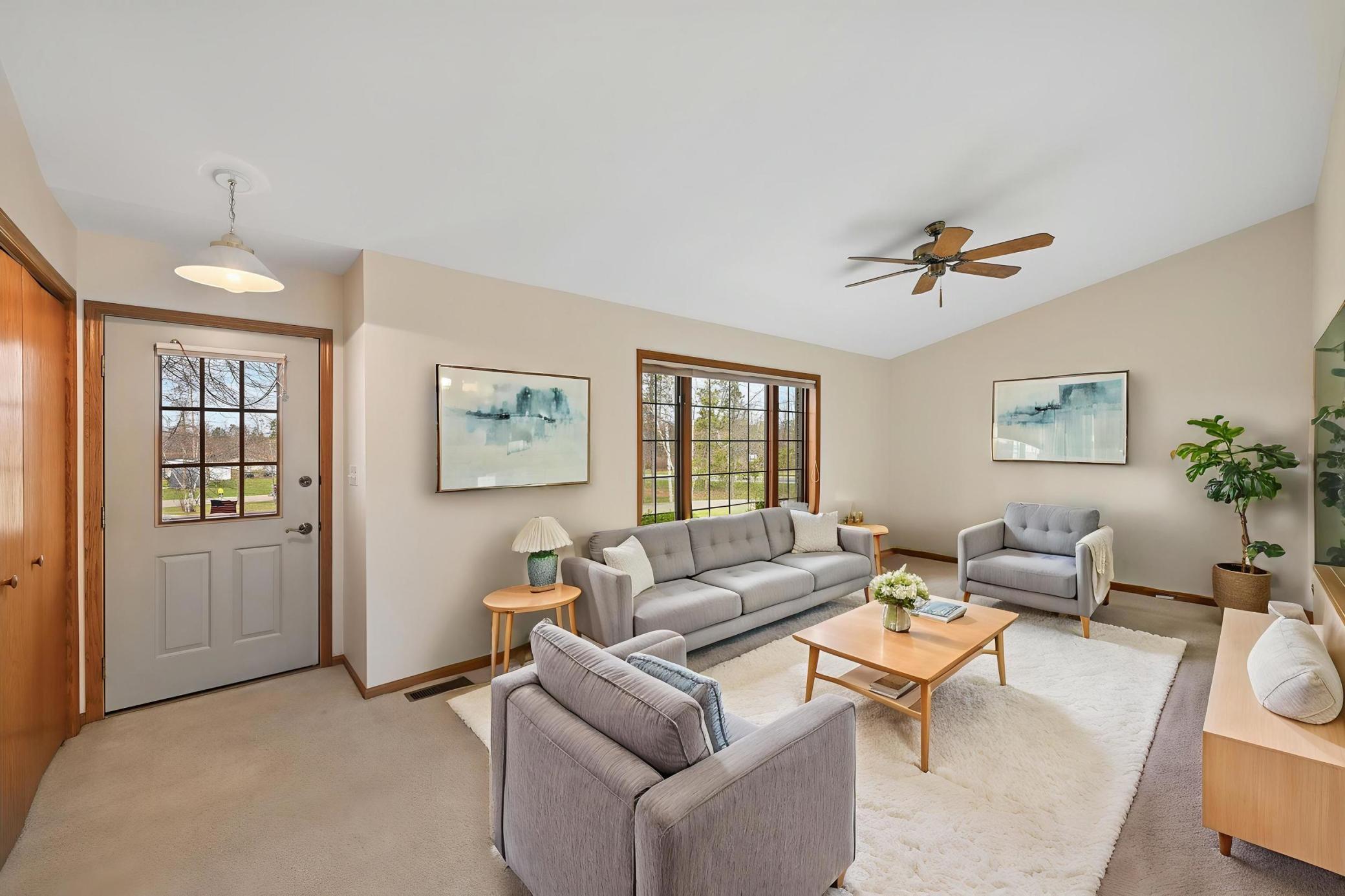 1997 single family home for sale at 2120 Grotte Avenue NE in Bemidji, MN — 4 bed, 4 bath (photo 5 of 56)