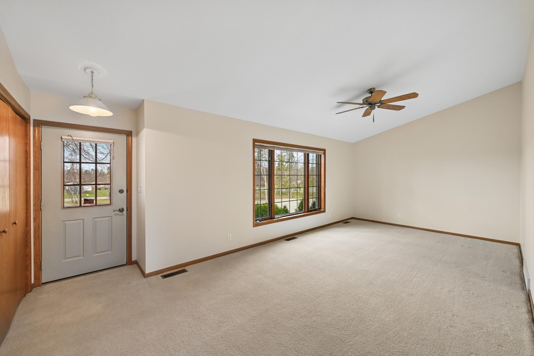 1997 single family home for sale at 2120 Grotte Avenue NE in Bemidji, MN — 4 bed, 4 bath (photo 6 of 56)