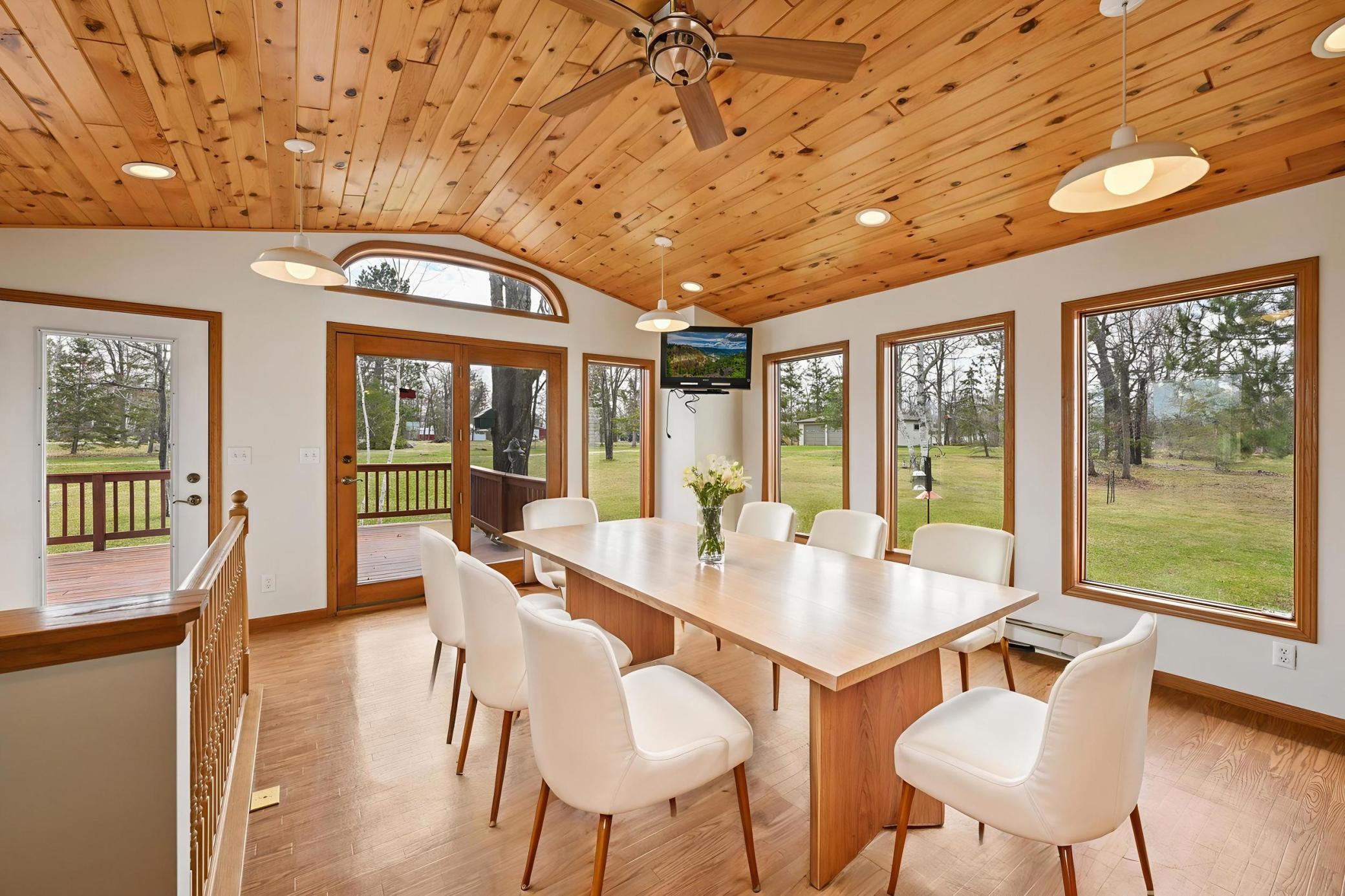 1997 single family home for sale at 2120 Grotte Avenue NE in Bemidji, MN — 4 bed, 4 bath (photo 9 of 56)