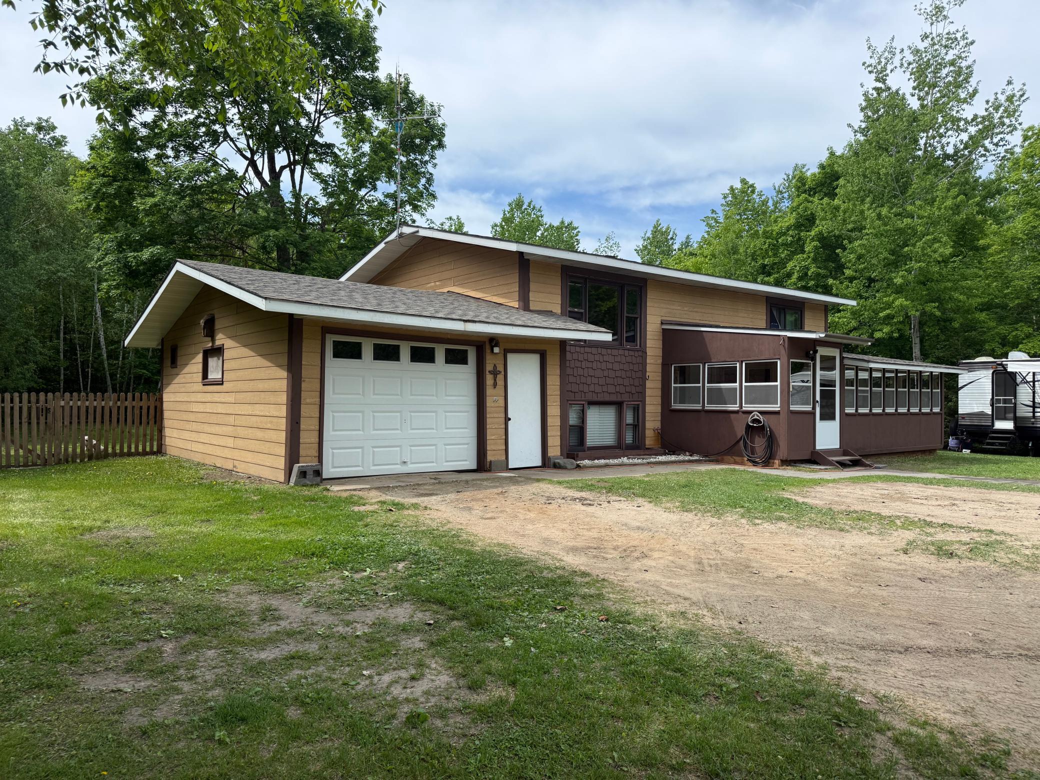 1977 single family home for sale at 2554 Mission Road NE in Bemidji, MN — 4 bed, 2 bath (photo 2 of 82)