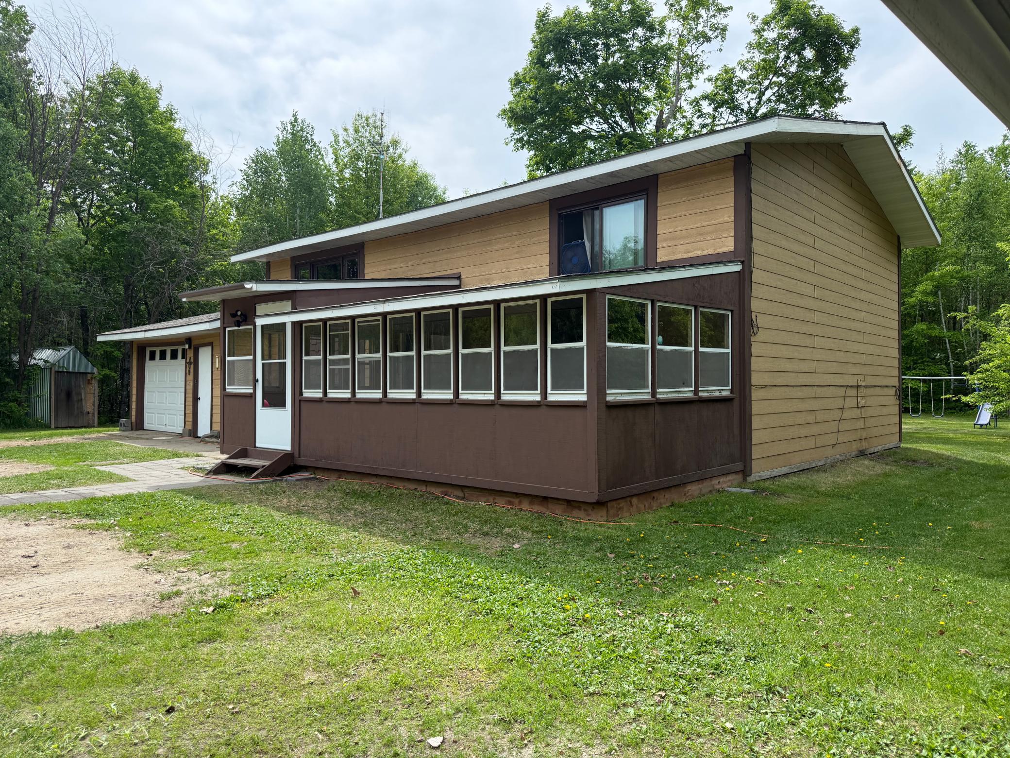 1977 single family home for sale at 2554 Mission Road NE in Bemidji, MN — 4 bed, 2 bath (photo 3 of 82)