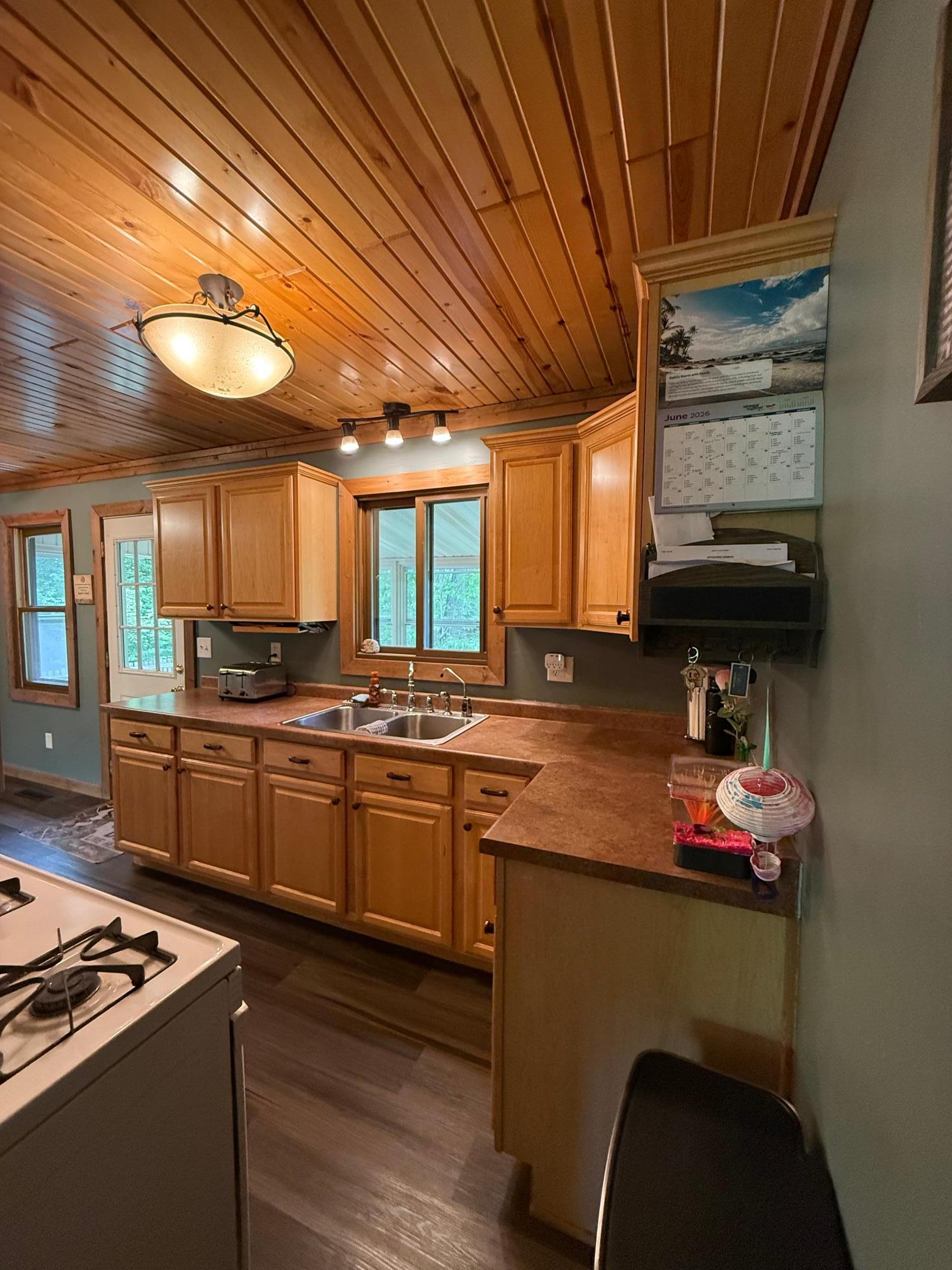 1977 single family home for sale at 2554 Mission Road NE in Bemidji, MN — 4 bed, 2 bath (photo 34 of 82)