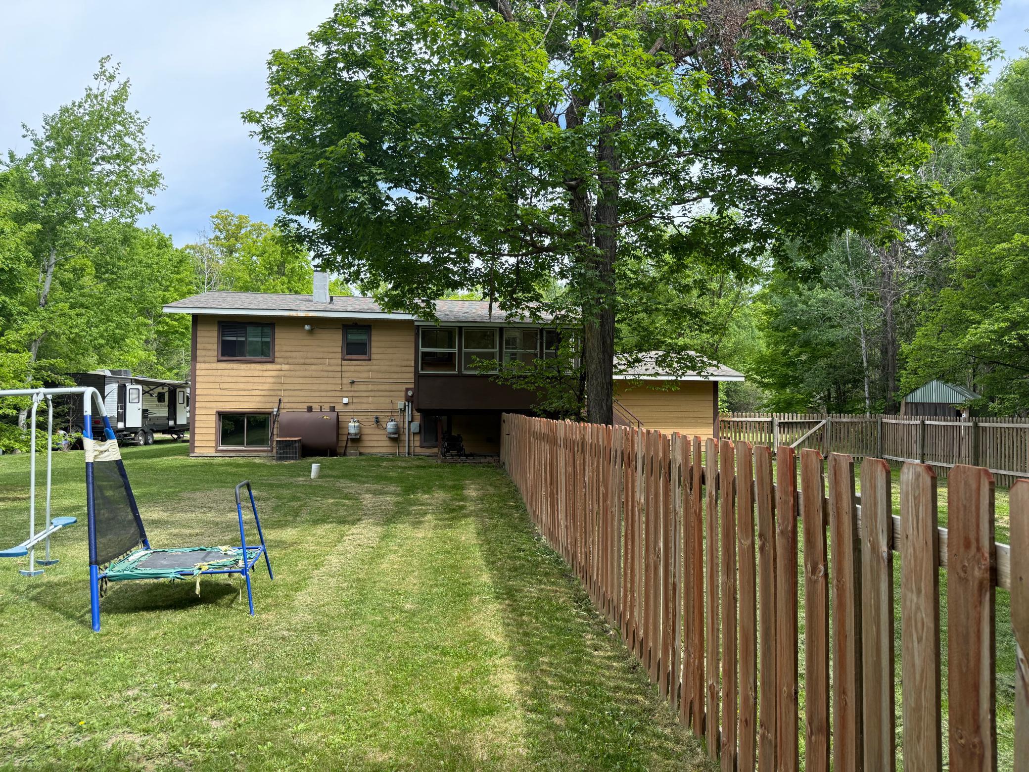 1977 single family home for sale at 2554 Mission Road NE in Bemidji, MN — 4 bed, 2 bath (photo 5 of 82)
