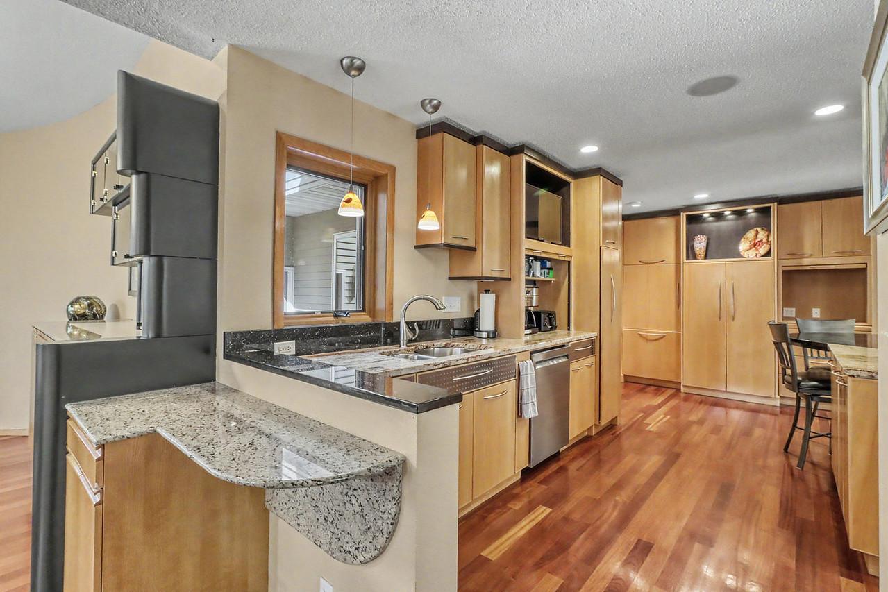 75 Prairiewood Drive S, Fargo ND 58103 - Photo 9 of 72