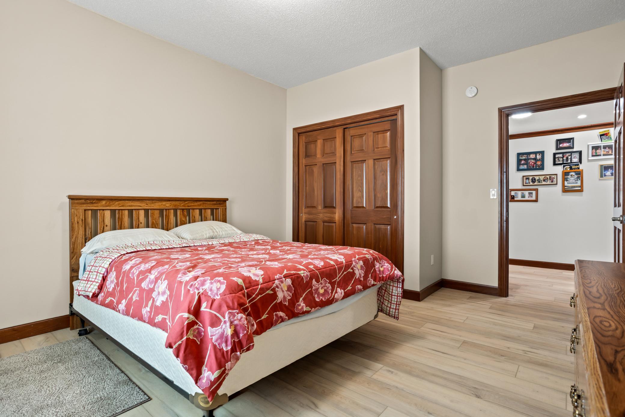 2003 twin home for sale at 1363 Highpointe Drive N in Fargo, ND — 4 bed, 3 bath (photo 15 of 49)