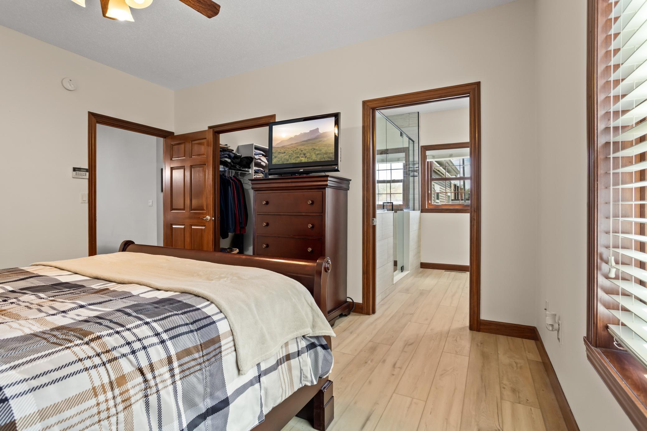2003 twin home for sale at 1363 Highpointe Drive N in Fargo, ND — 4 bed, 3 bath (photo 19 of 49)