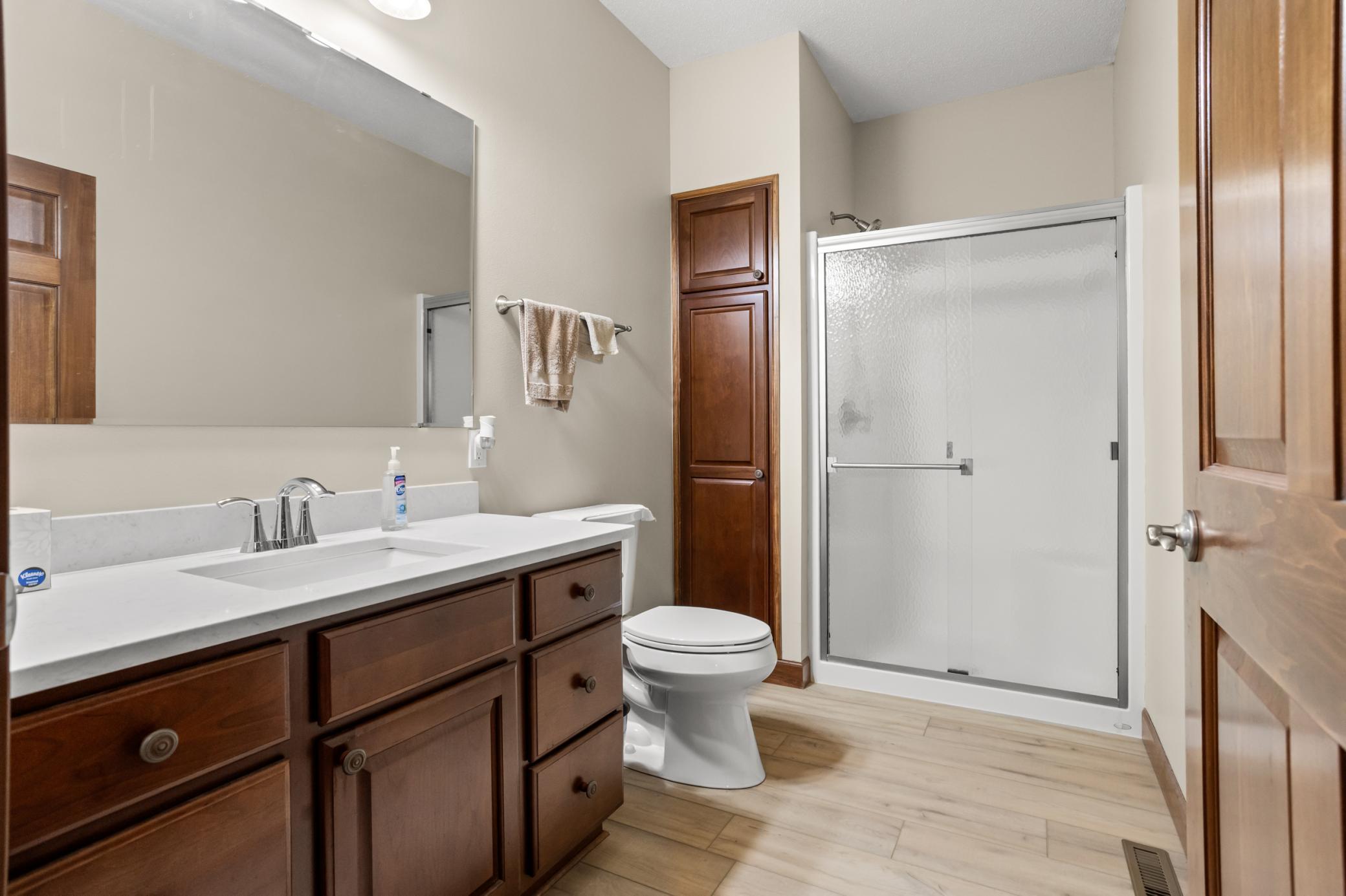 2003 twin home for sale at 1363 Highpointe Drive N in Fargo, ND — 4 bed, 3 bath (photo 23 of 49)
