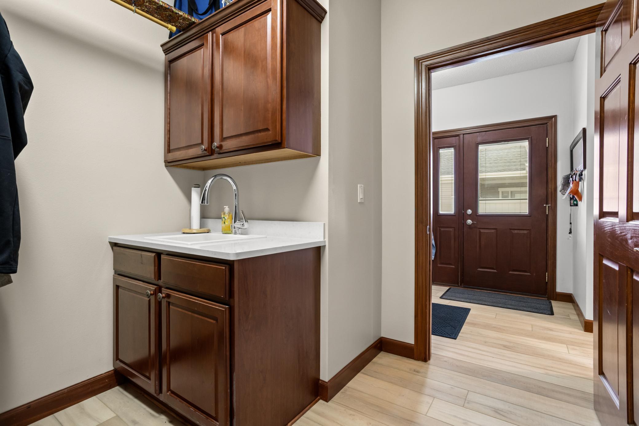 2003 twin home for sale at 1363 Highpointe Drive N in Fargo, ND — 4 bed, 3 bath (photo 26 of 49)
