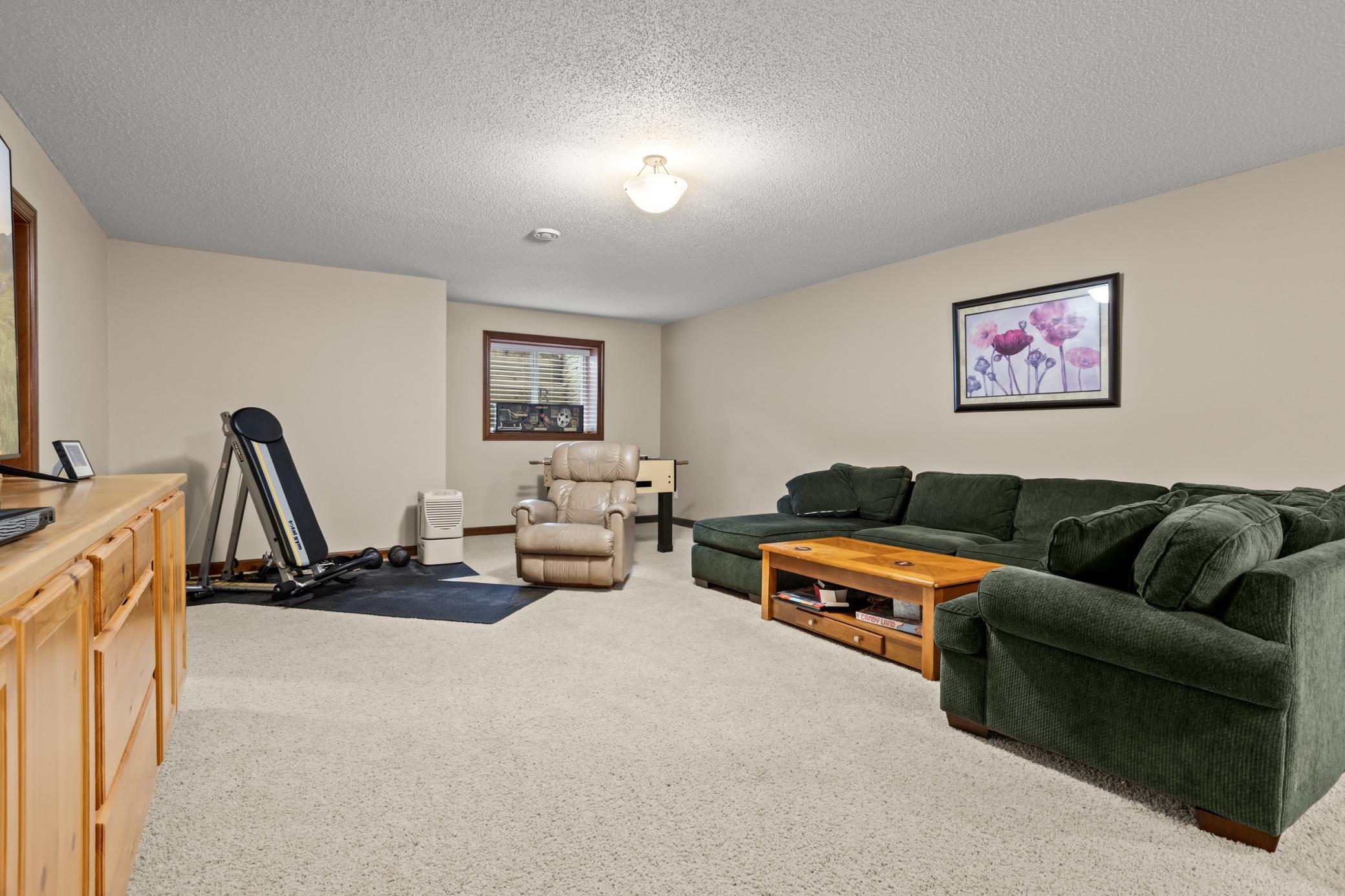 2003 twin home for sale at 1363 Highpointe Drive N in Fargo, ND — 4 bed, 3 bath (photo 30 of 49)