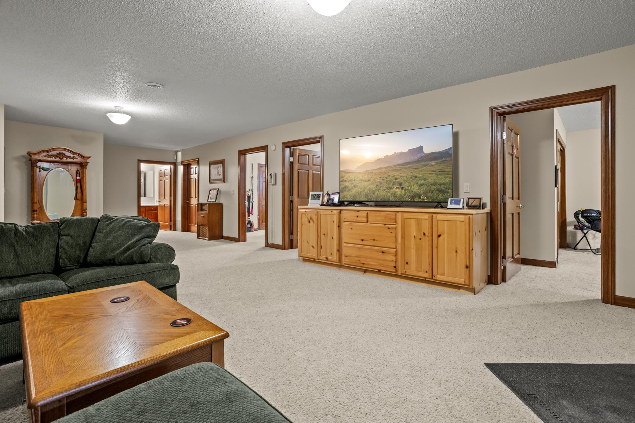 2003 twin home for sale at 1363 Highpointe Drive N in Fargo, ND — 4 bed, 3 bath (photo 31 of 49)