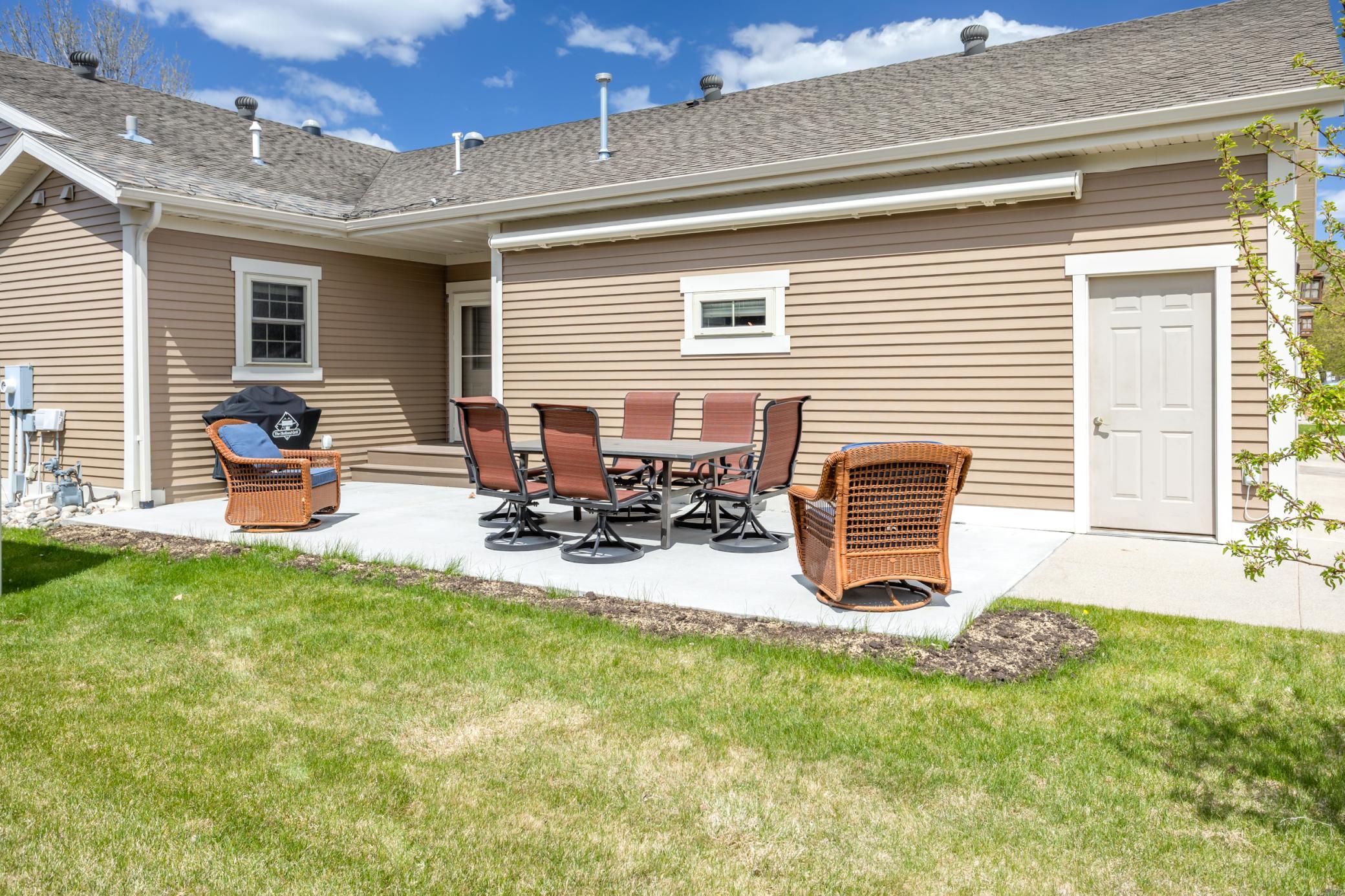 2003 twin home for sale at 1363 Highpointe Drive N in Fargo, ND — 4 bed, 3 bath (photo 45 of 49)