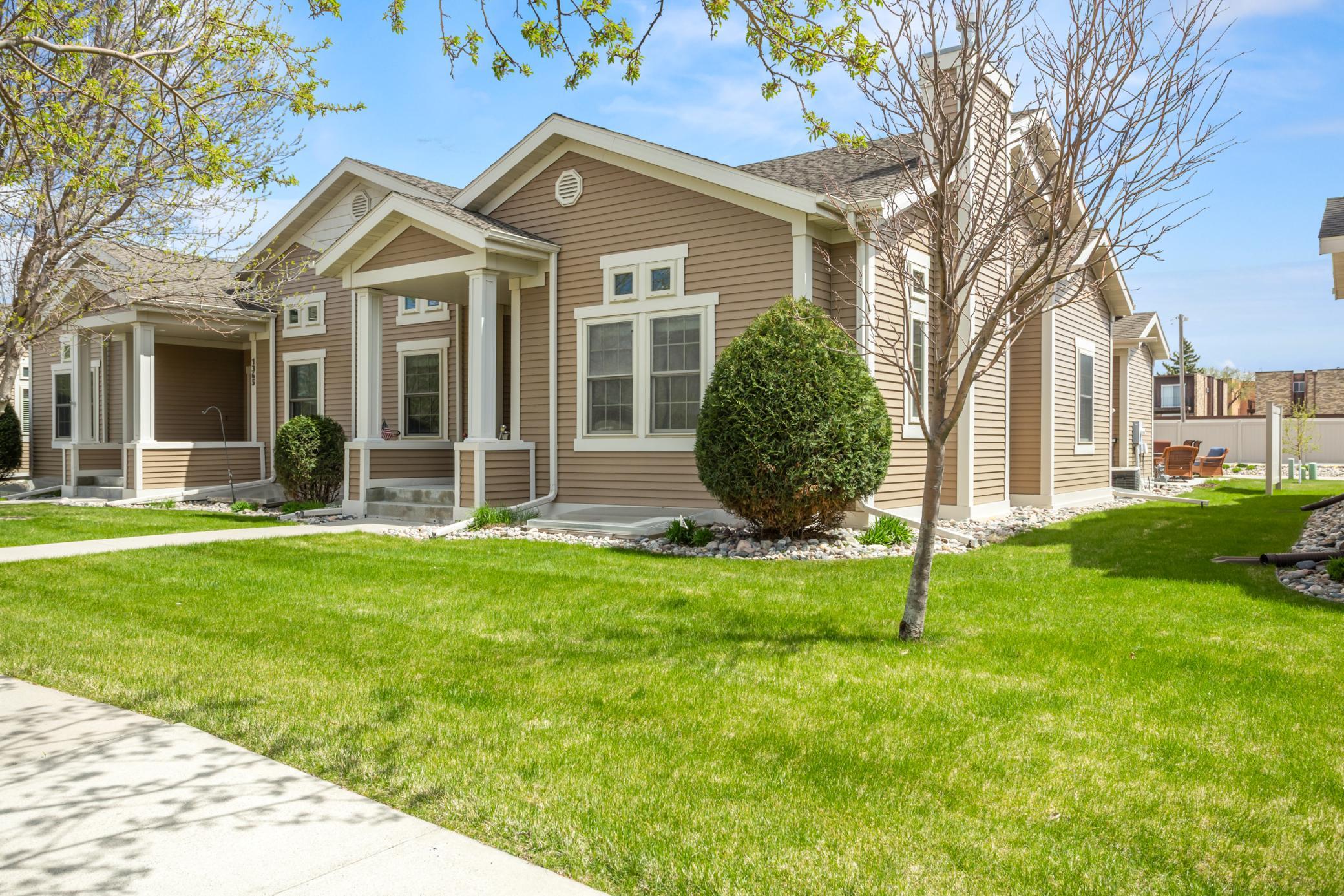 2003 twin home for sale at 1363 Highpointe Drive N in Fargo, ND — 4 bed, 3 bath (photo 46 of 49)