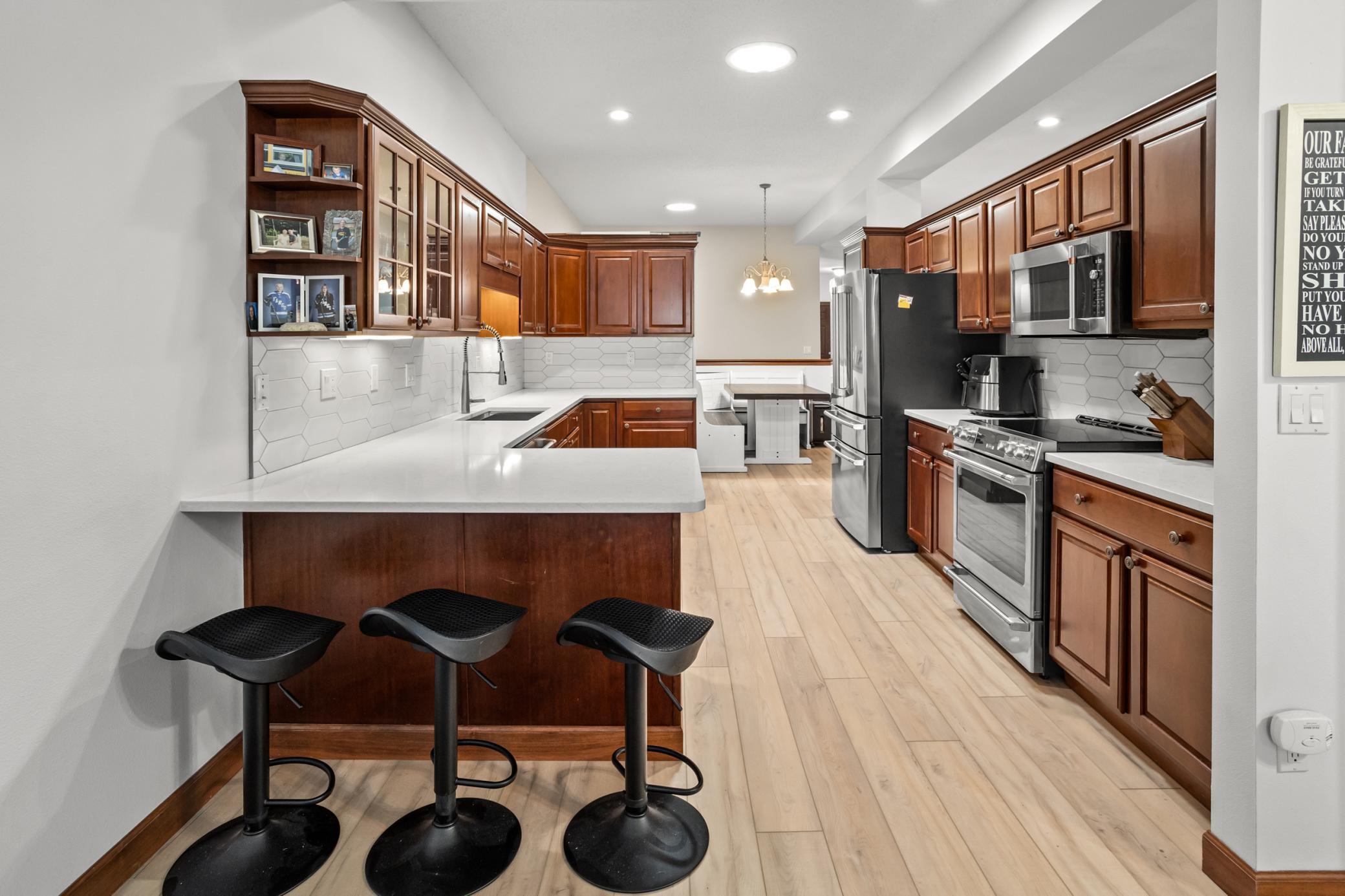 2003 twin home for sale at 1363 Highpointe Drive N in Fargo, ND — 4 bed, 3 bath (photo 9 of 49)