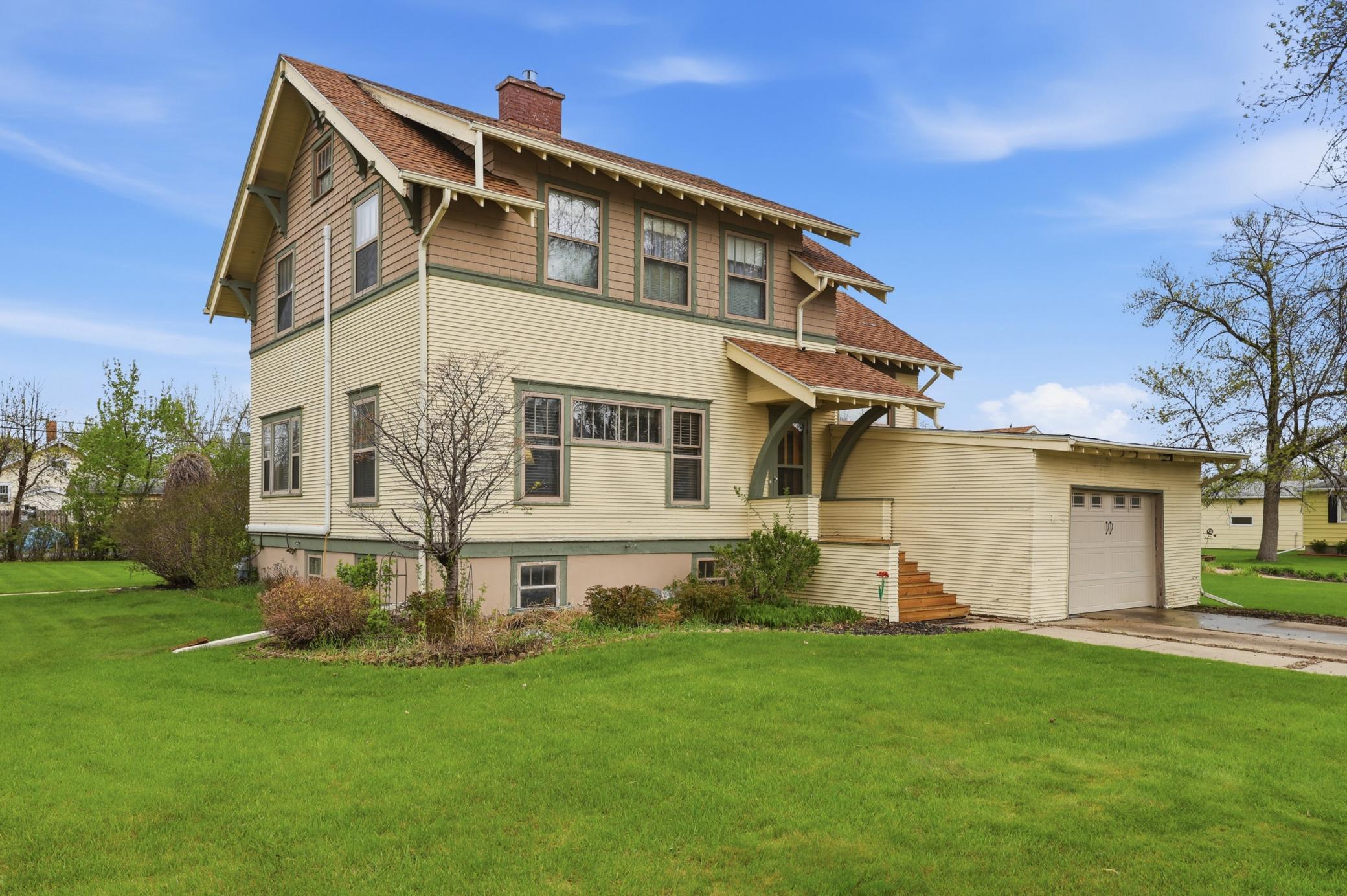 404 2nd Avenue NE, Hillsboro ND 58045 - Photo 2 of 51