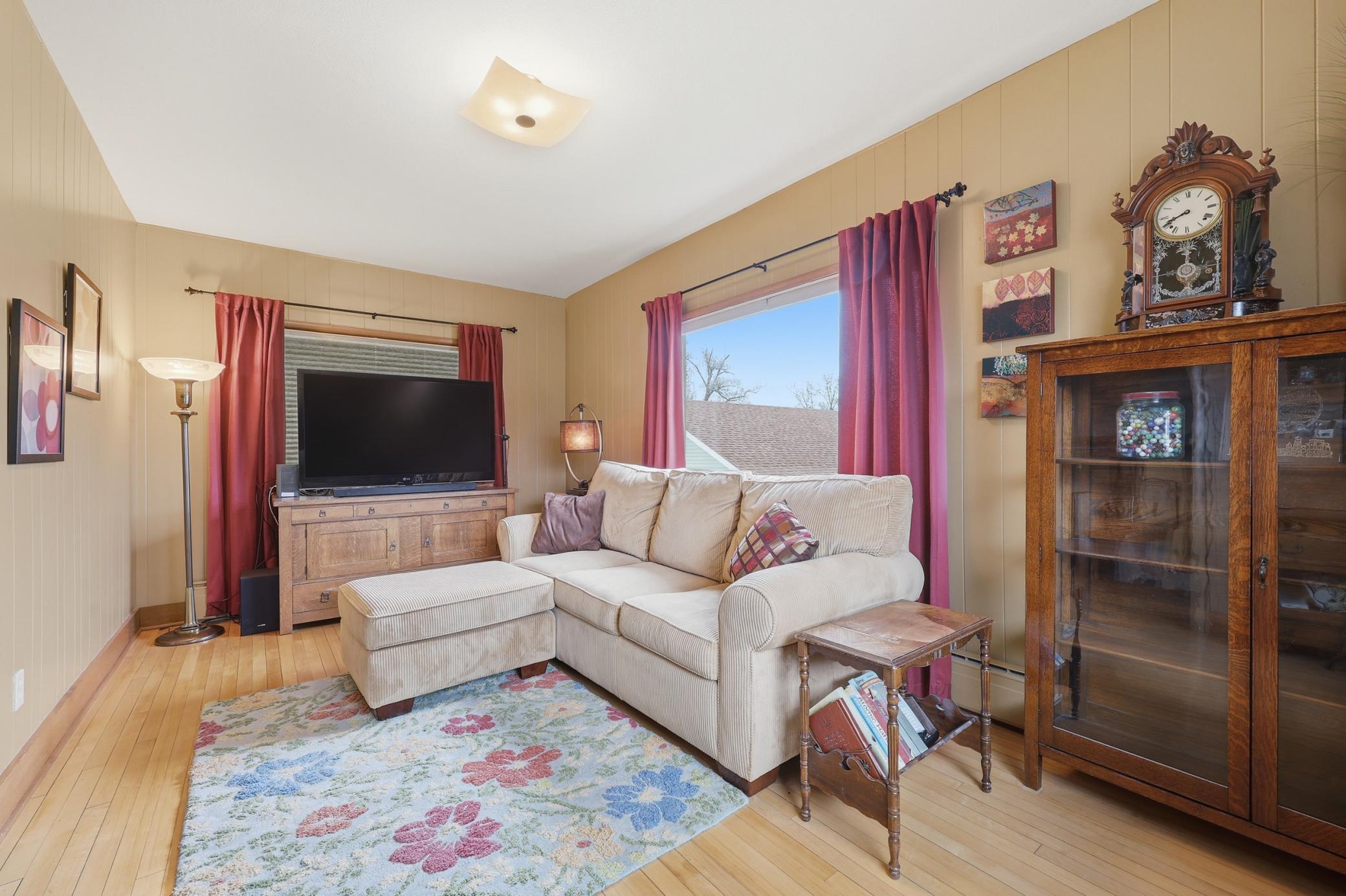 404 2nd Avenue NE, Hillsboro ND 58045 - Photo 14 of 51