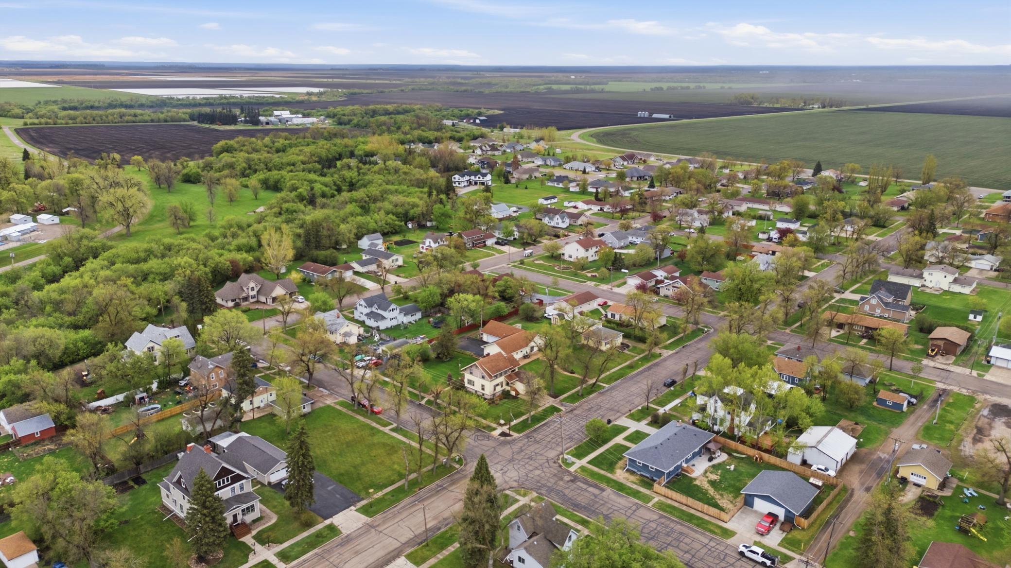 404 2nd Avenue NE, Hillsboro ND 58045 - Photo 50 of 51