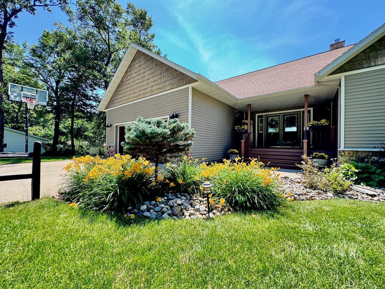 2006 single family home for sale at 23673 Clarissa Haven Drive in Henning, MN — 5 bed, 3 bath (photo 4 of 75)