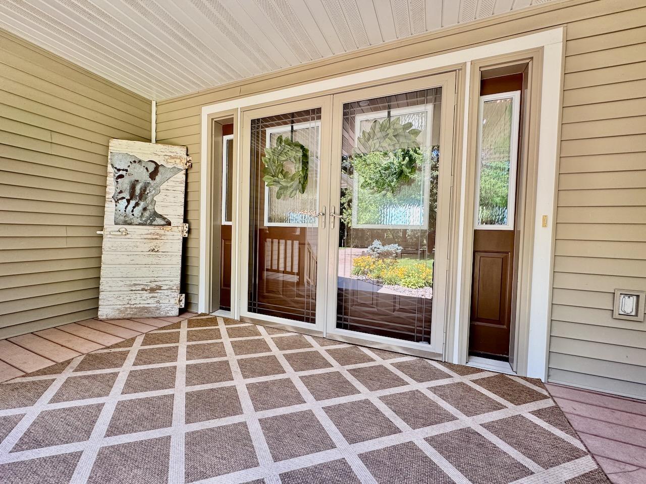 2006 single family home for sale at 23673 Clarissa Haven Drive in Henning, MN — 5 bed, 3 bath (photo 6 of 75)