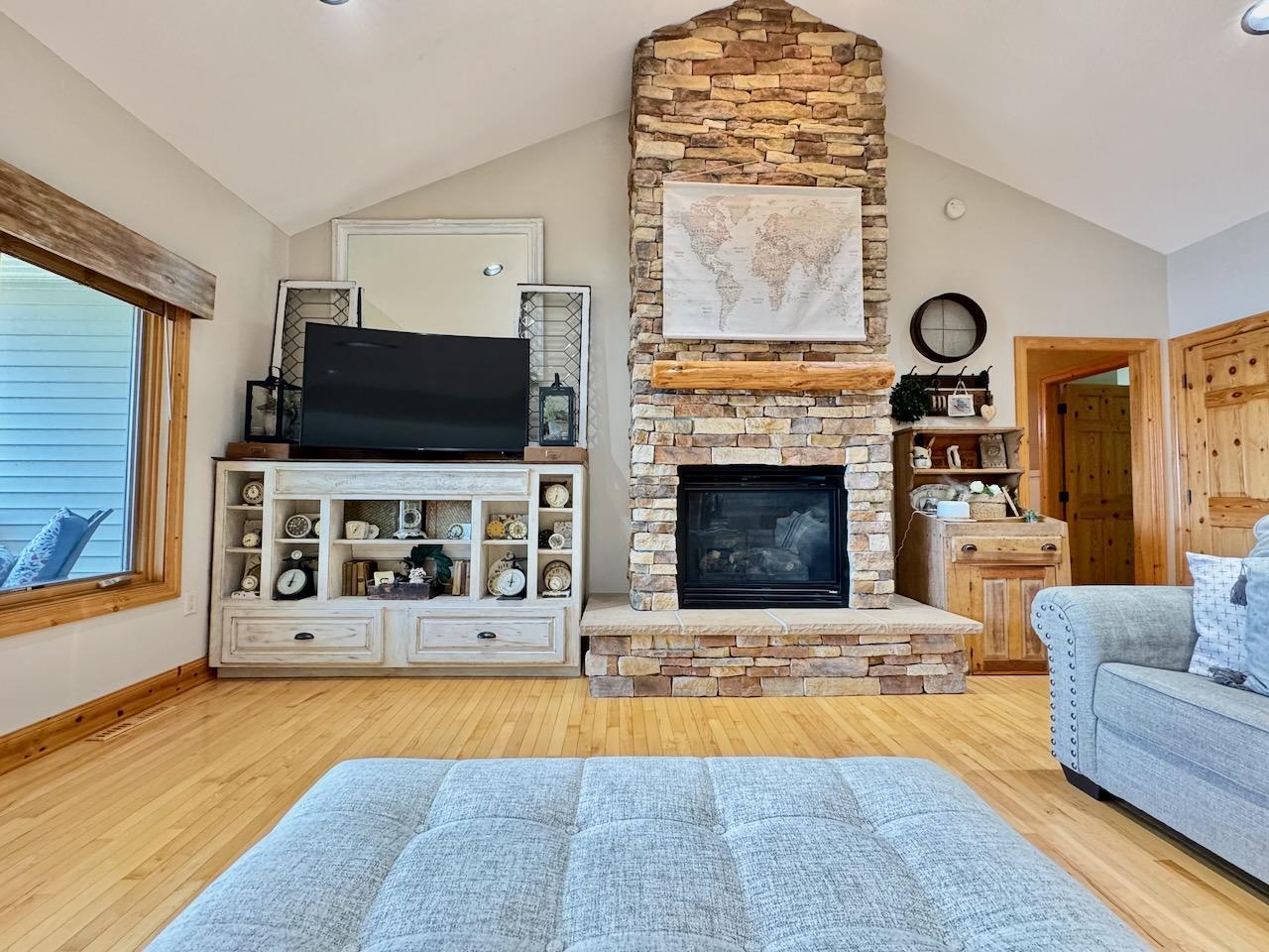 2006 single family home for sale at 23673 Clarissa Haven Drive in Henning, MN — 5 bed, 3 bath (photo 9 of 75)