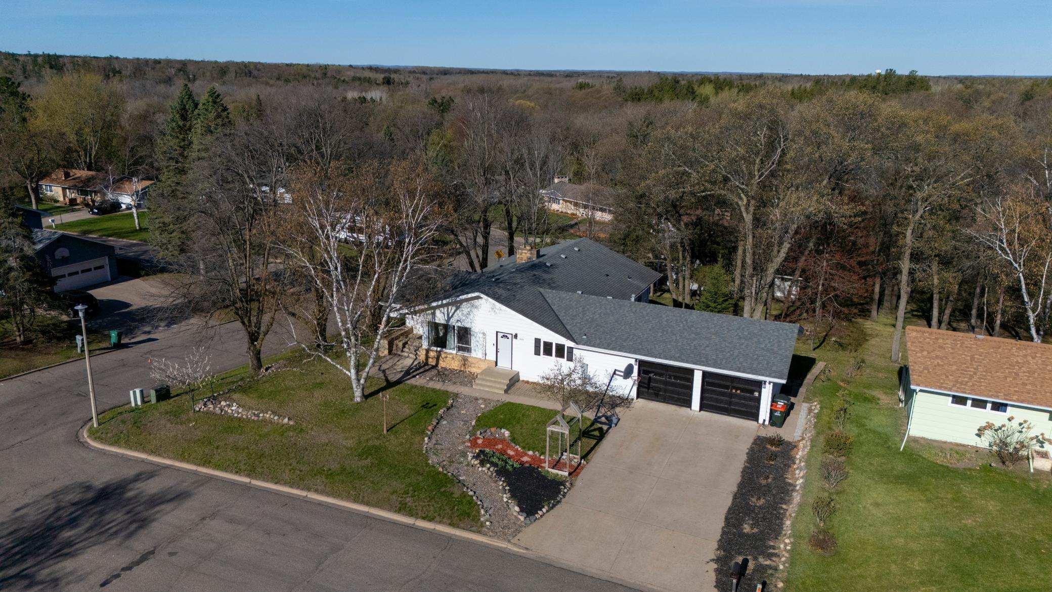 1963 single family home for sale at 1624 Graydon Avenue in Brainerd, MN — 4 bed, 5 bath (photo 2 of 10)