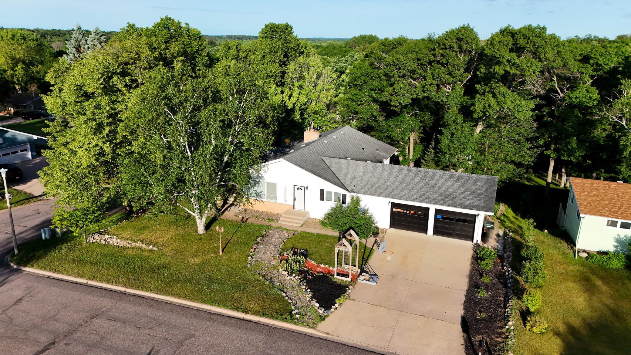1963 single family home for sale at 1624 Graydon Avenue in Brainerd, MN — 4 bed, 5 bath (photo 2 of 56)