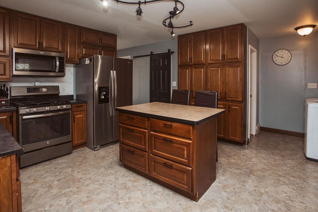 1963 single family home for sale at 1624 Graydon Avenue in Brainerd, MN — 4 bed, 5 bath (photo 6 of 56)