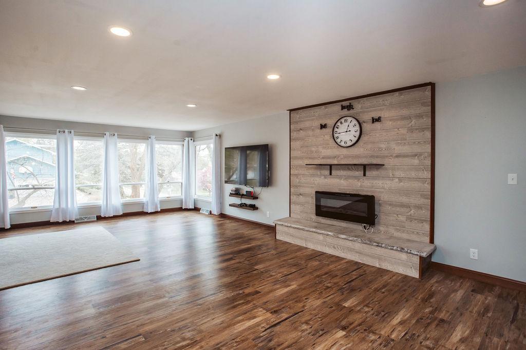 1963 single family home for sale at 1624 Graydon Avenue in Brainerd, MN — 4 bed, 5 bath (photo 9 of 56)