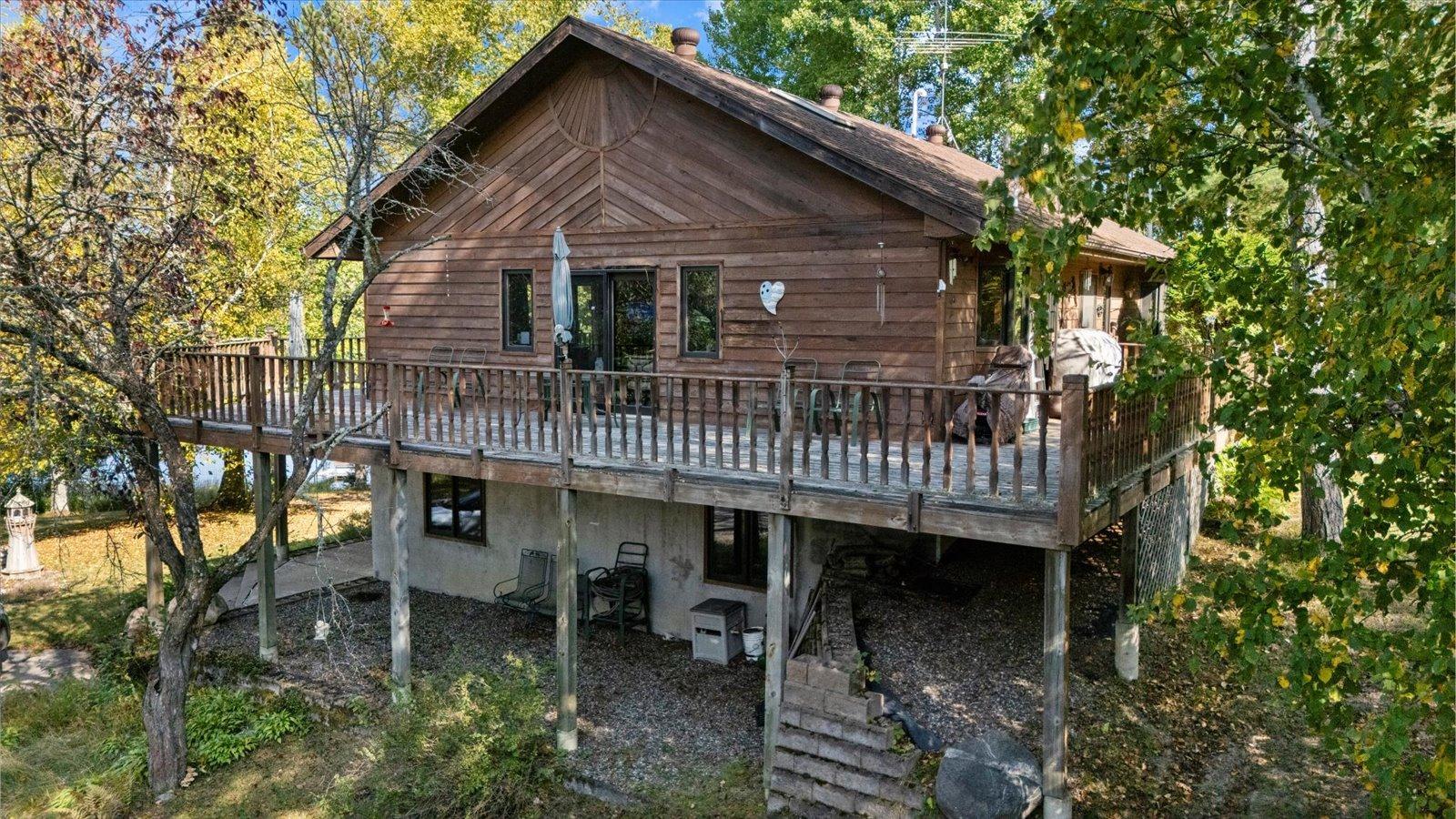1996 single family home for sale at 24392 S Long Lake Trail in Bigfork, MN — 3 bed, 2 bath (photo 2 of 26)