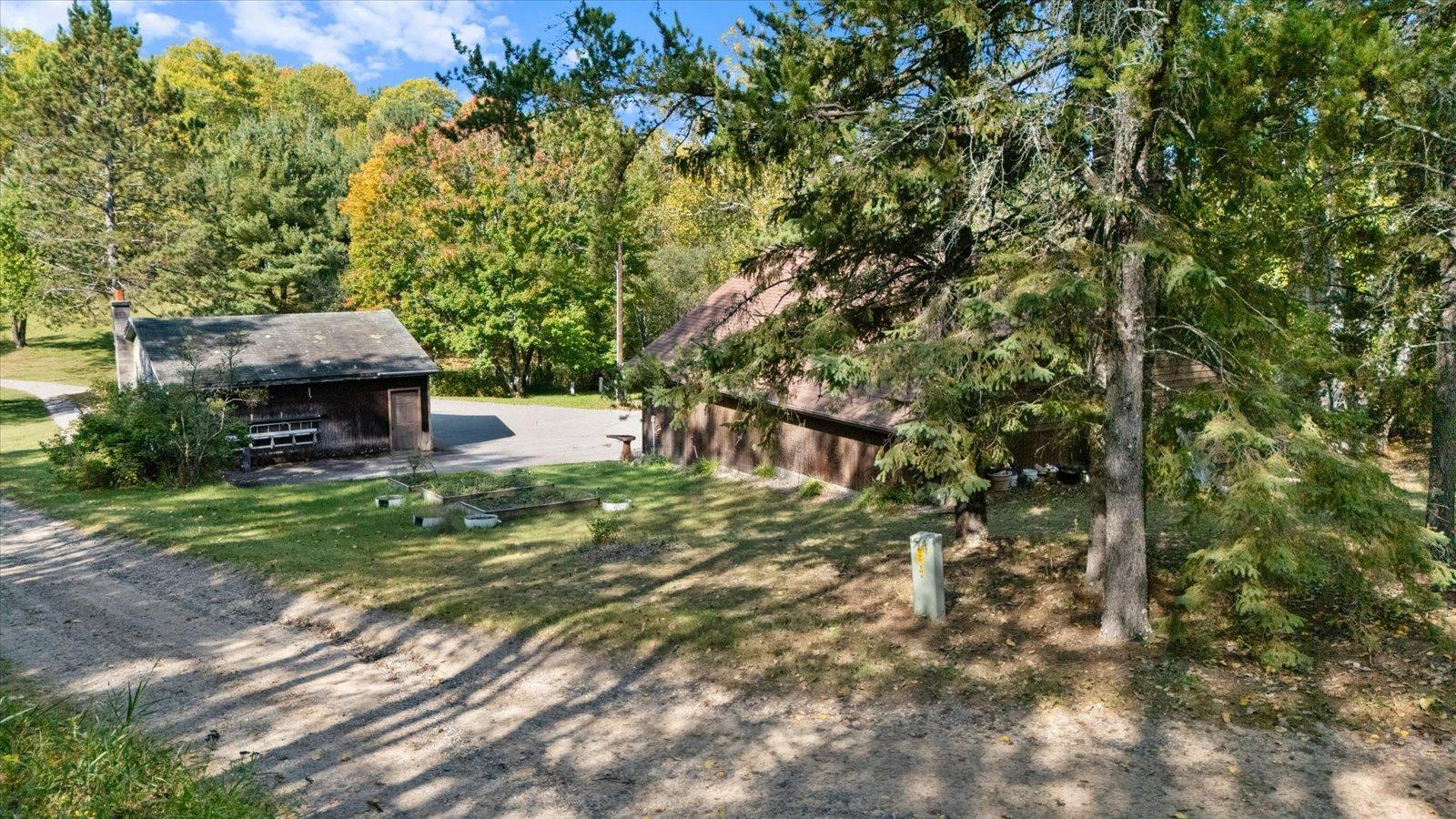 1996 single family home for sale at 24392 S Long Lake Trail in Bigfork, MN — 3 bed, 2 bath (photo 18 of 26)