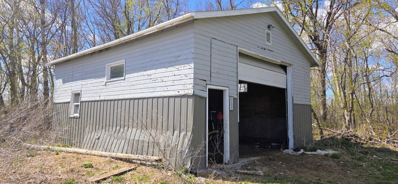 1970 single family home for sale at 33293 115th Avenue in Eagle Bend, MN — 2 bed, 1 bath (photo 40 of 47)