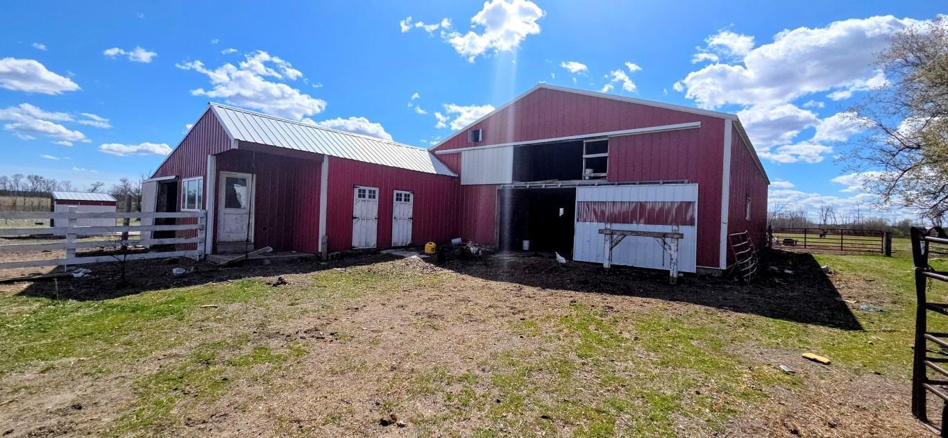 1970 single family home for sale at 33293 115th Avenue in Eagle Bend, MN — 2 bed, 1 bath (photo 8 of 47)