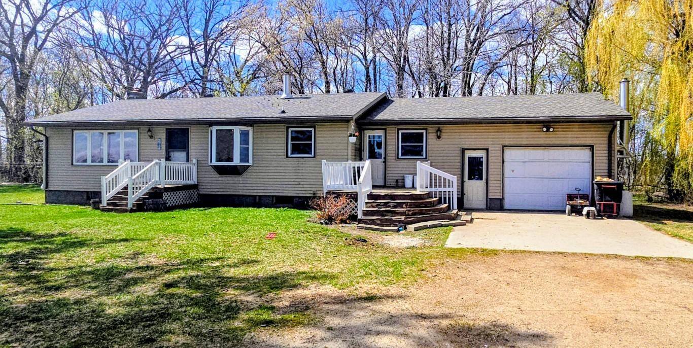 1970 single family home for sale at 33293 115th Avenue in Eagle Bend, MN — 2 bed, 1 bath (photo 9 of 47)