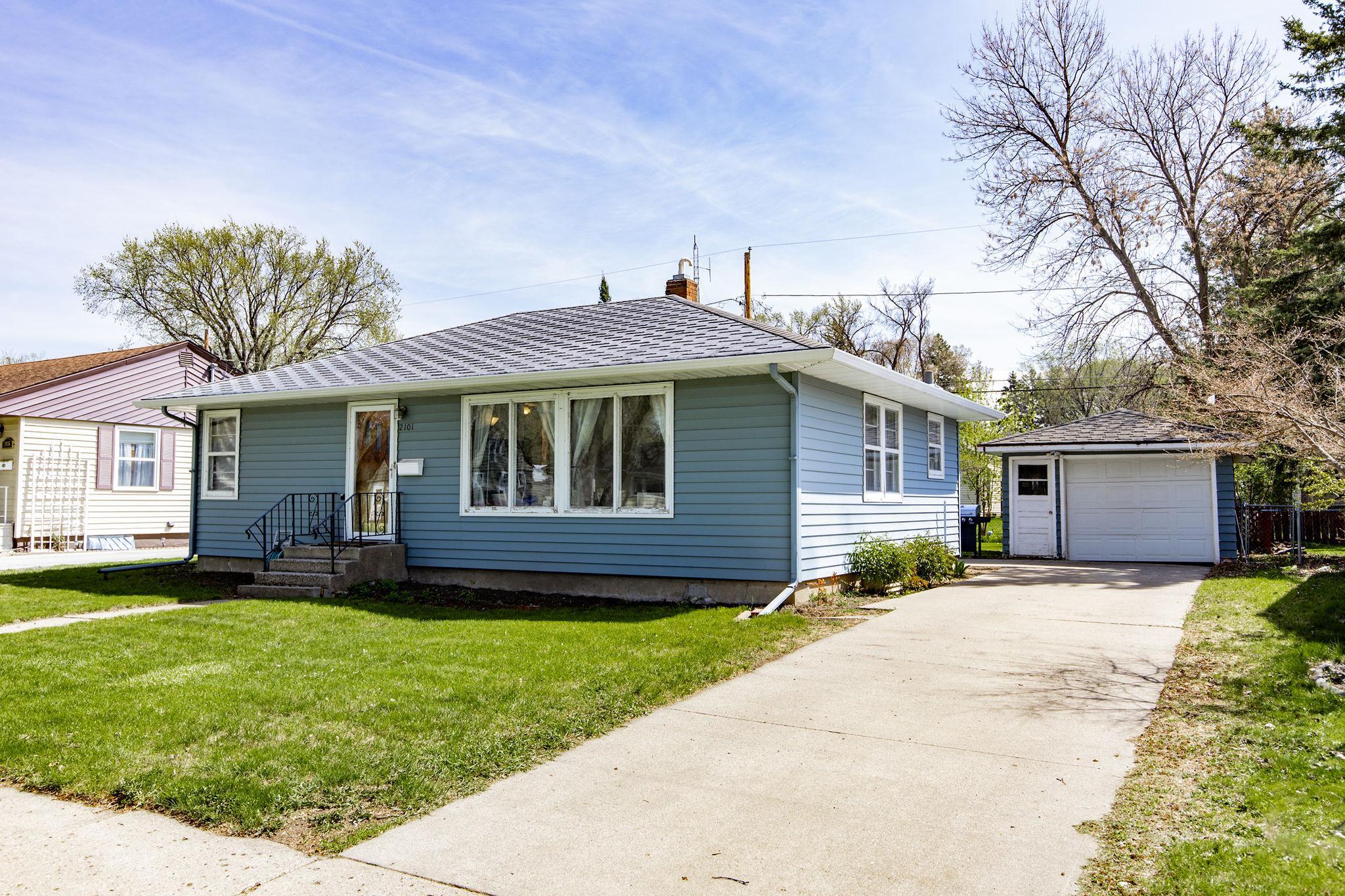 2101 7th Street N, Fargo ND 58102 - Photo 3 of 43