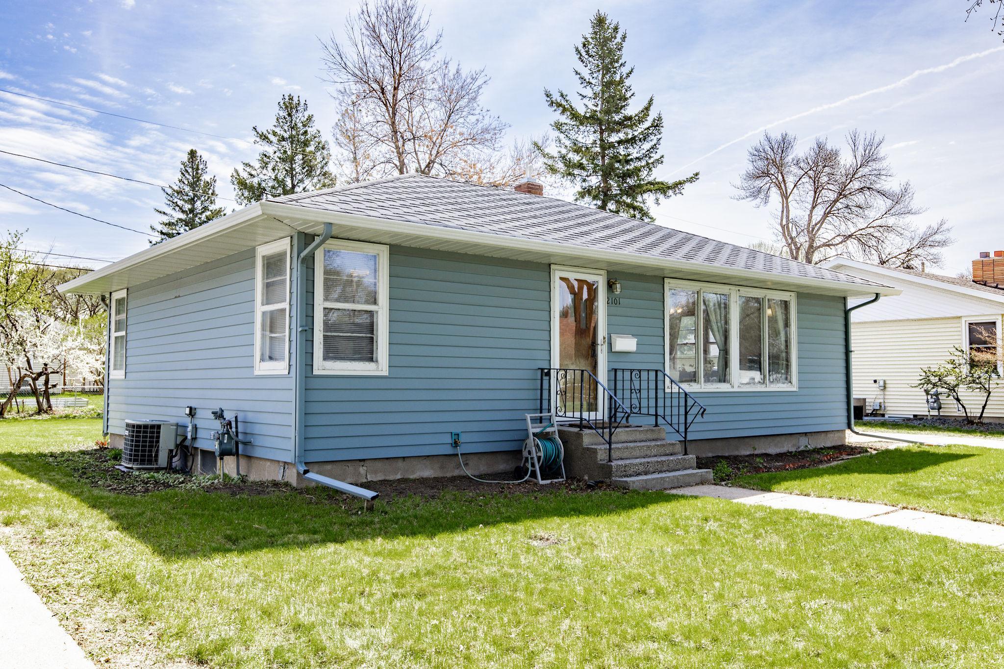 2101 7th Street N, Fargo ND 58102 - Photo 4 of 43