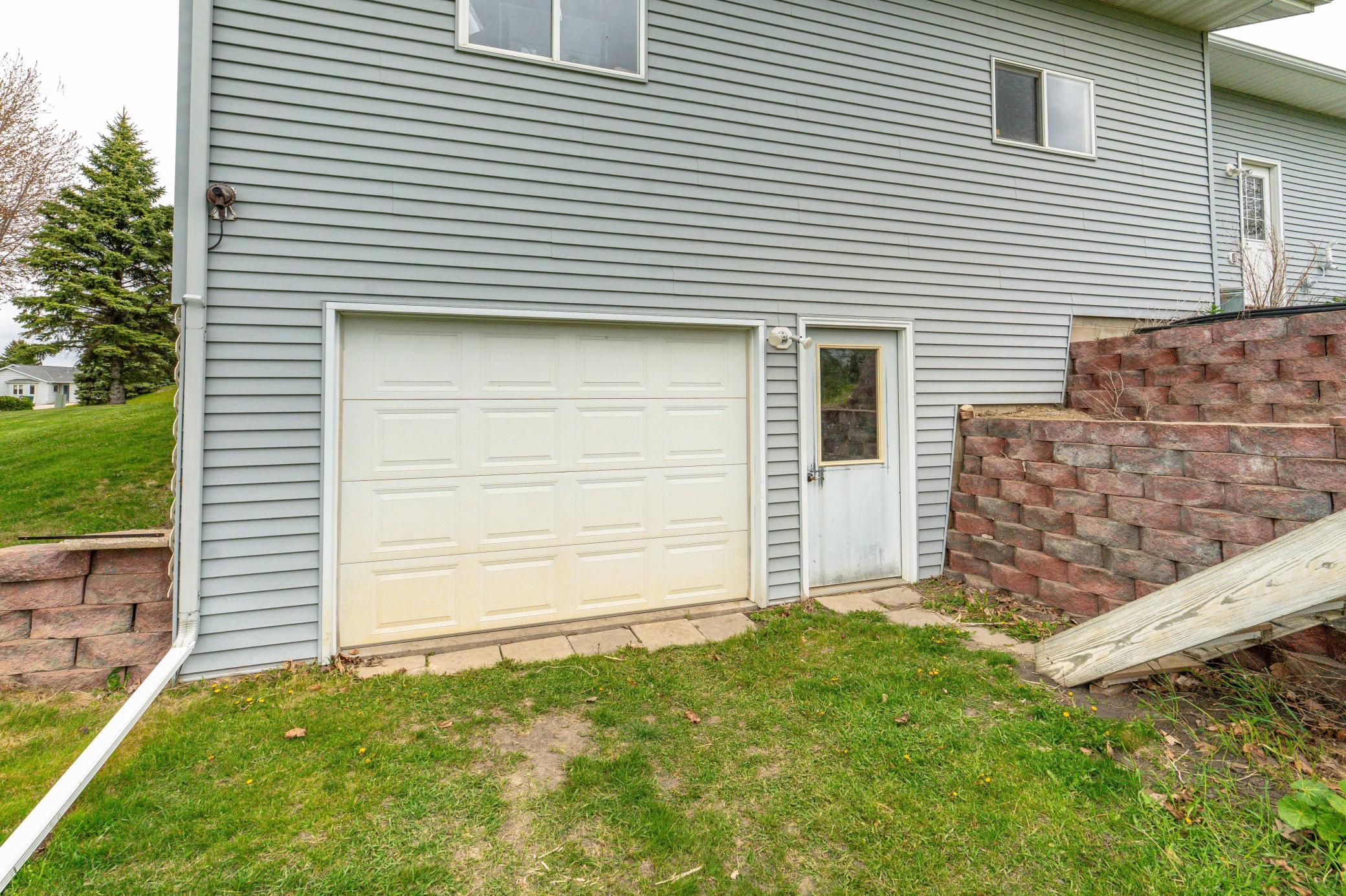 1978 single family home for sale at 16990 River Oaks Boulevard in Fergus Falls, MN — 3 bed, 2 bath (photo 20 of 74)